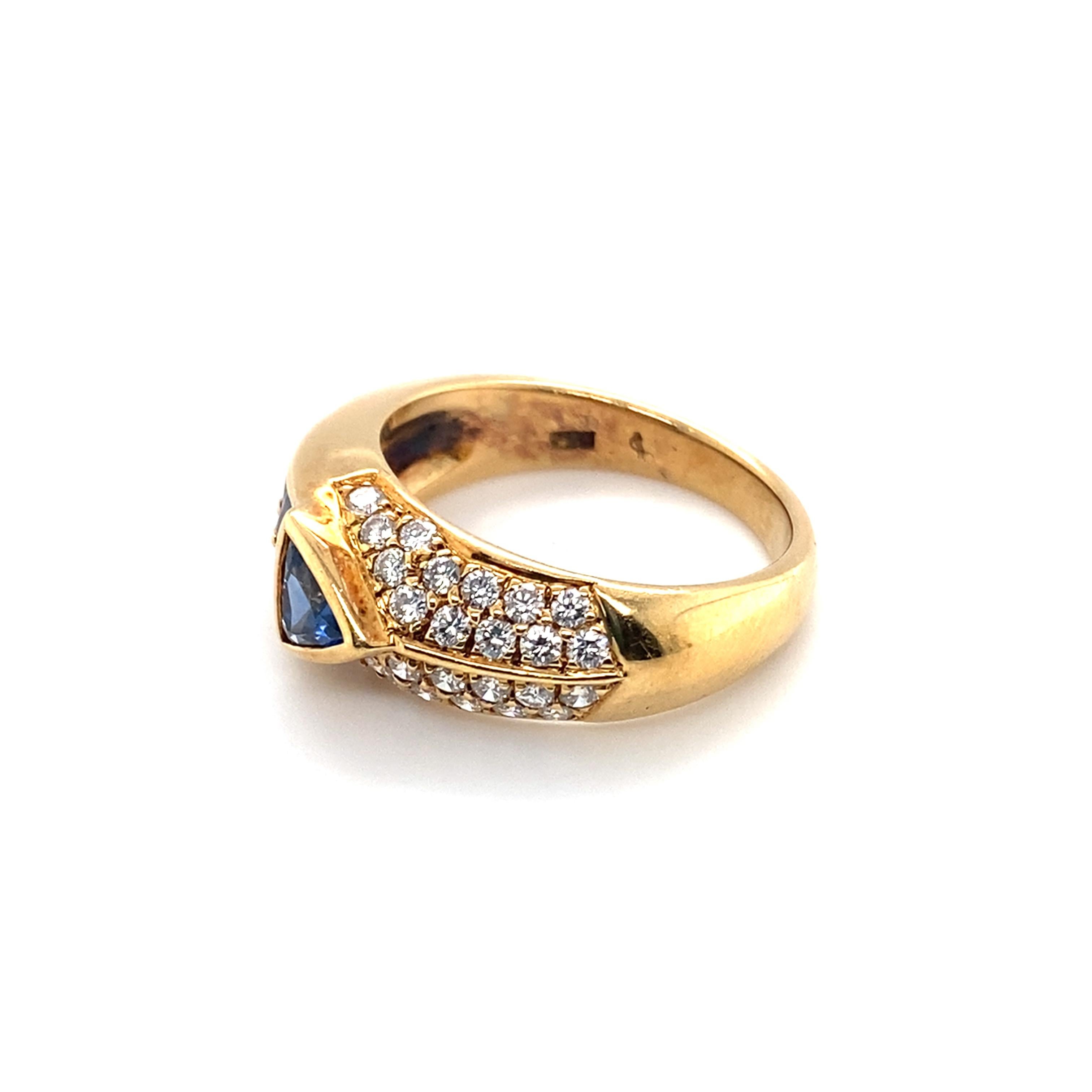 1980s 0.75 Carat Sapphire and 0.50 Carat Diamond Ring in 18 Karat Yellow Gold  In Excellent Condition For Sale In Atlanta, GA