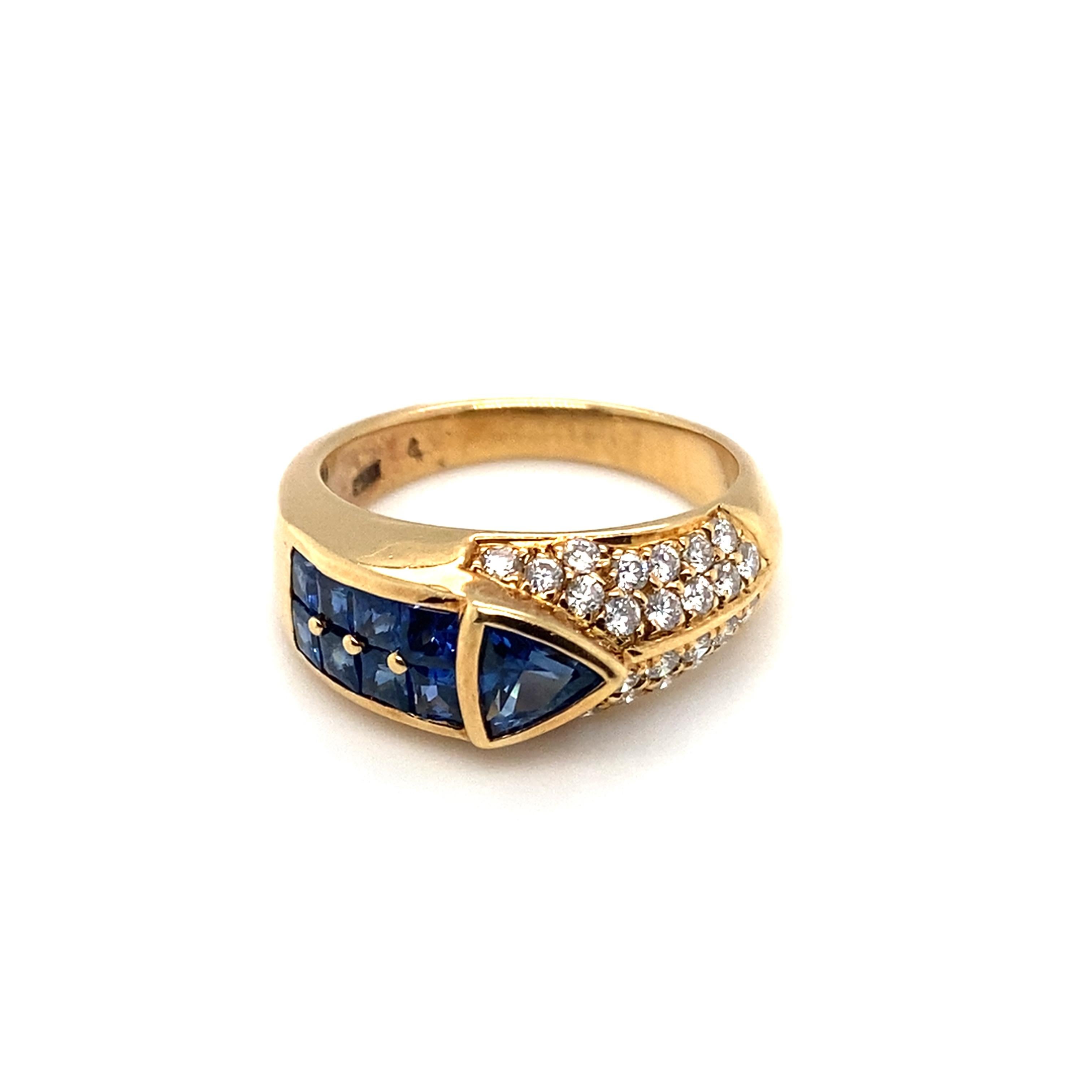 Women's or Men's 1980s 0.75 Carat Sapphire and 0.50 Carat Diamond Ring in 18 Karat Yellow Gold  For Sale