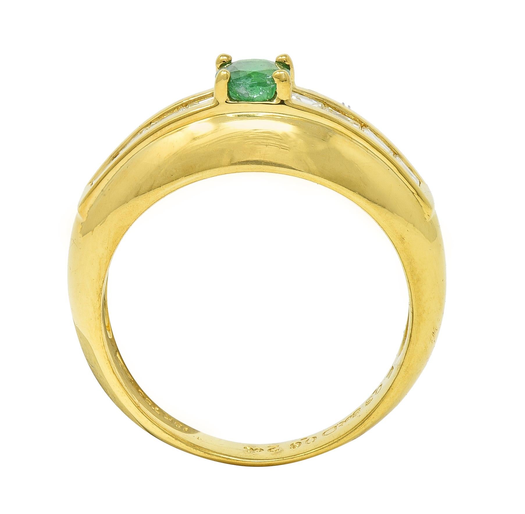 1980's 1.00 CTW Emerald Diamond 18 Karat Yellow Gold Vintage Gemstone Ring For Sale 5