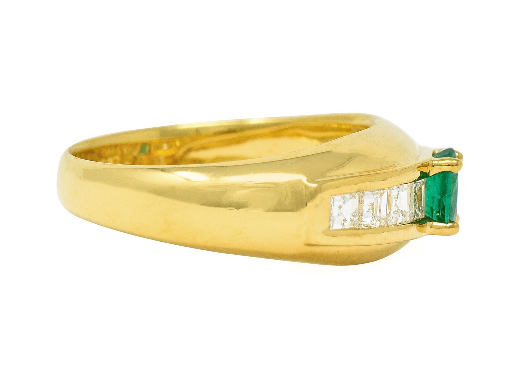 Oval Cut 1980's 1.00 CTW Emerald Diamond 18 Karat Yellow Gold Vintage Gemstone Ring For Sale