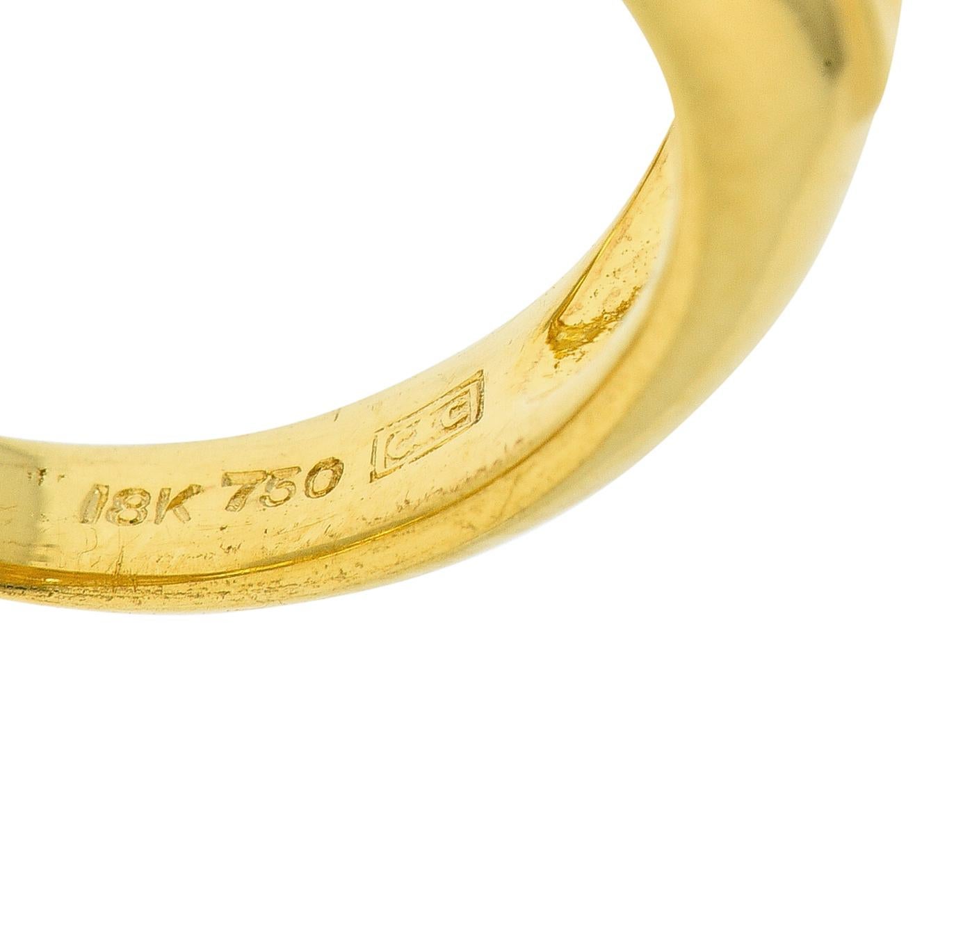 1980's 1.00 CTW Emerald Diamond 18 Karat Yellow Gold Vintage Gemstone Ring For Sale 2