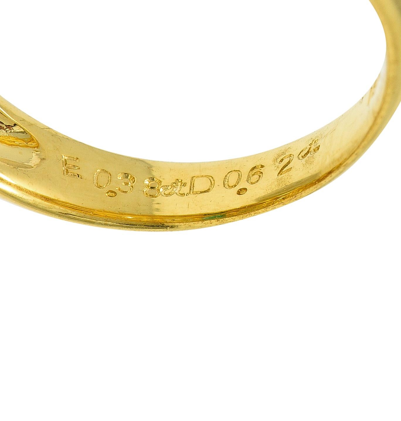 1980's 1.00 CTW Emerald Diamond 18 Karat Yellow Gold Vintage Gemstone Ring For Sale 3