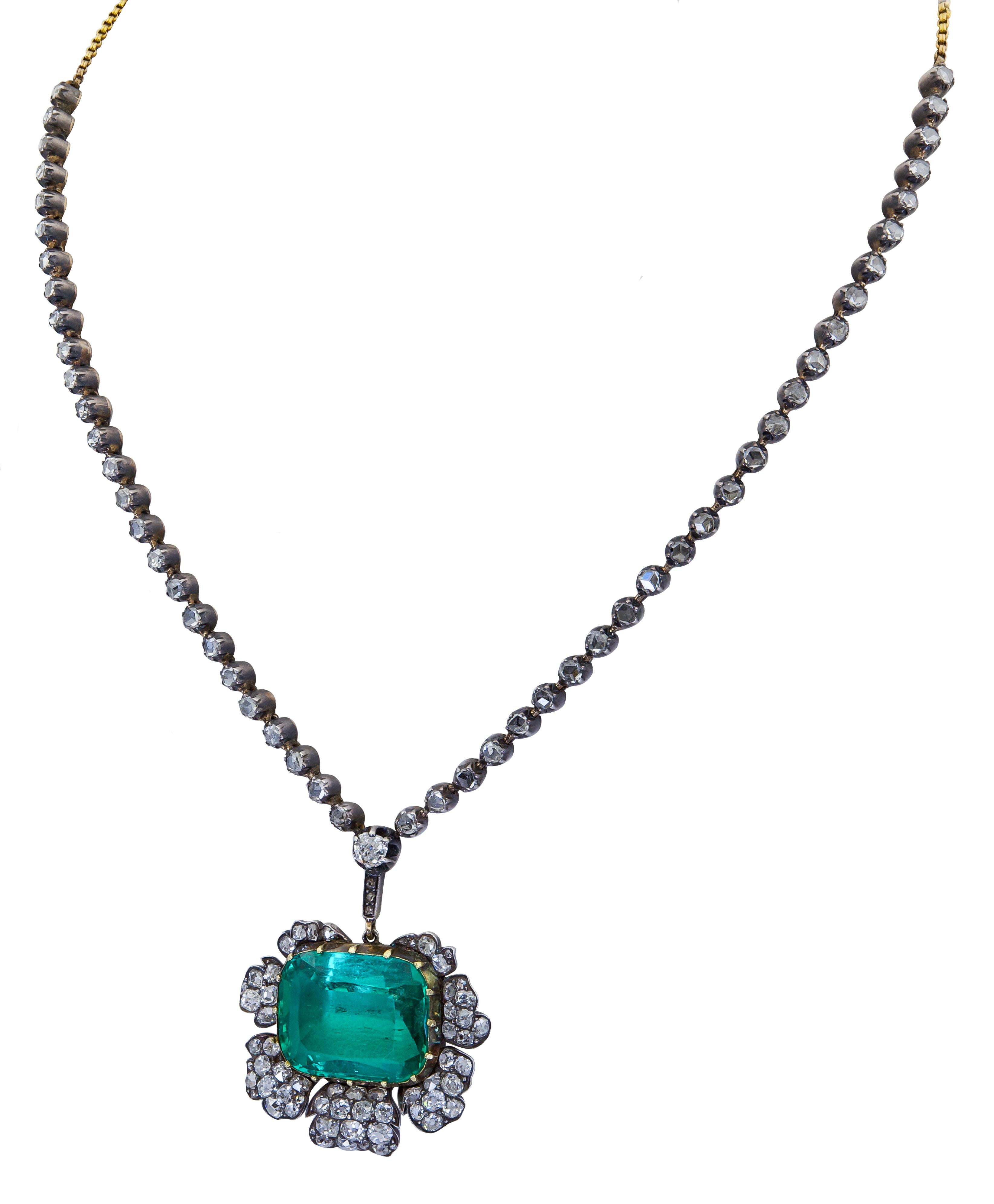 Cushion Cut 1980s 11.53 Carat Green Emerald and Diamond Floral Motif Necklace For Sale