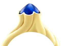 1980s 1.22 Carat Cabochon Cut Sapphire 18 K Yellow Gold Engagement Ring
