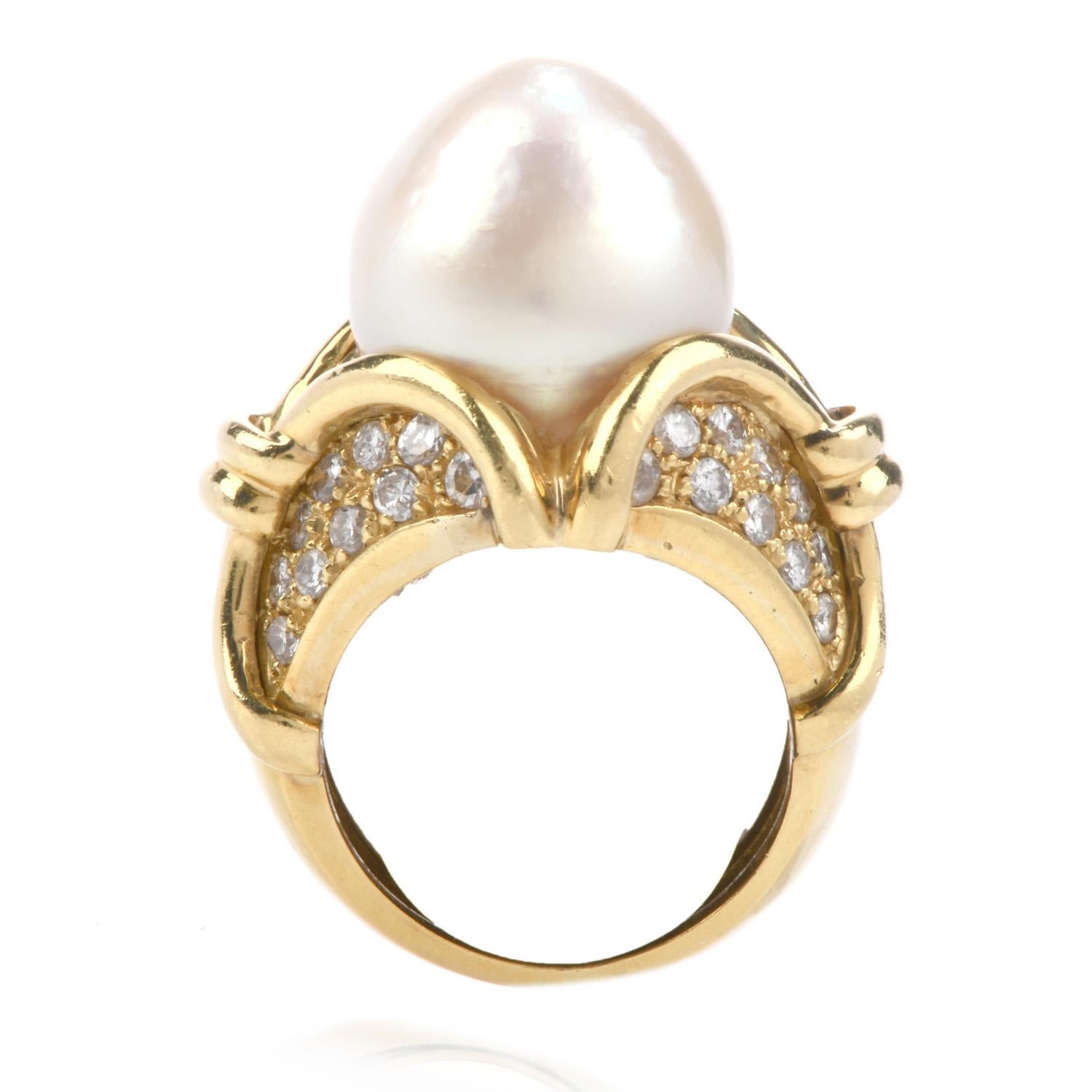 1980s Pearl Diamond 18 Karat Yellow Gold Cocktail Ring In Excellent Condition In Miami, FL