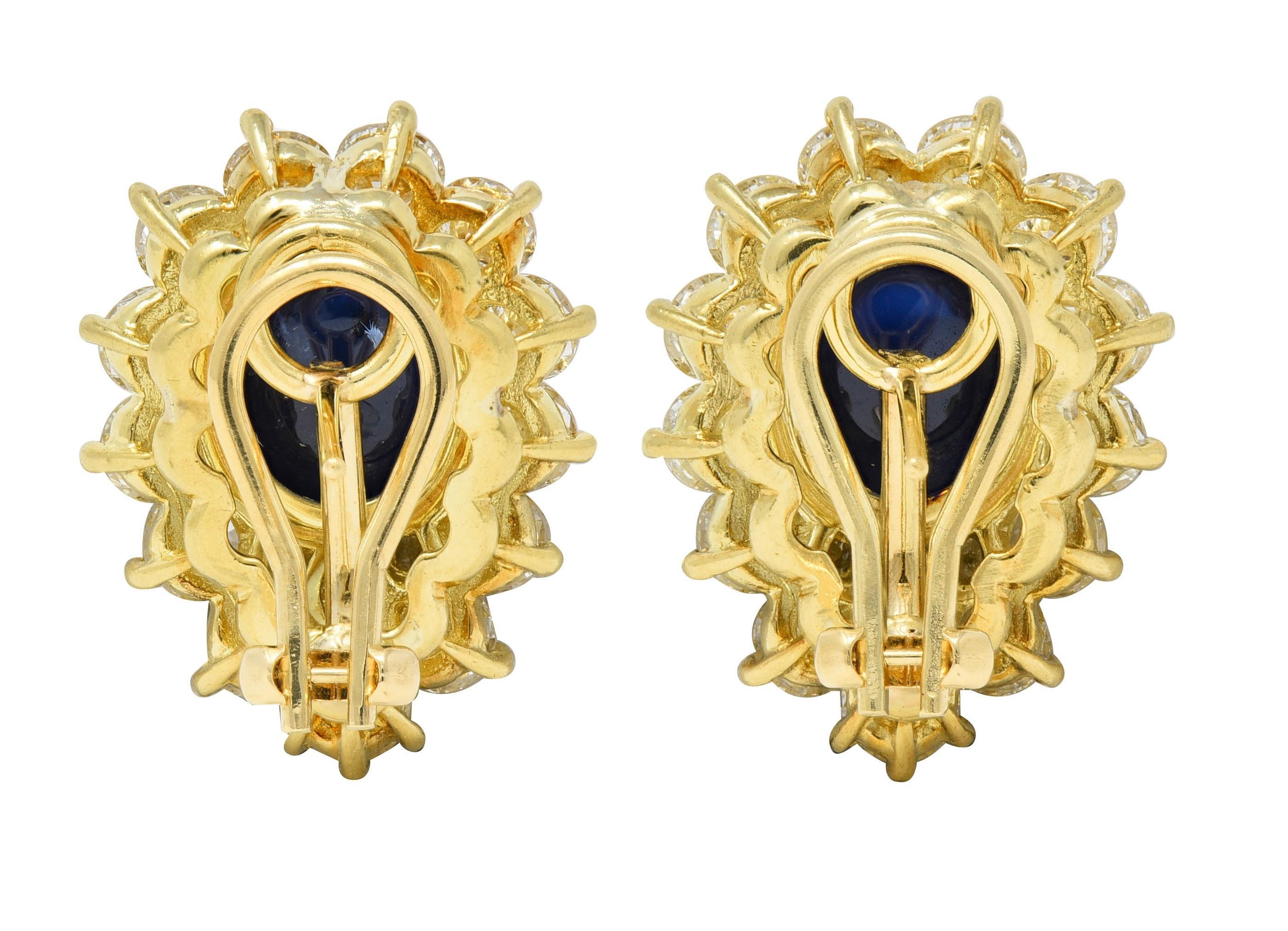 1980's 14.56 CTW Sapphire Diamond Cluster 18K Gold Vintage Cluster Earrrings In Excellent Condition For Sale In Philadelphia, PA