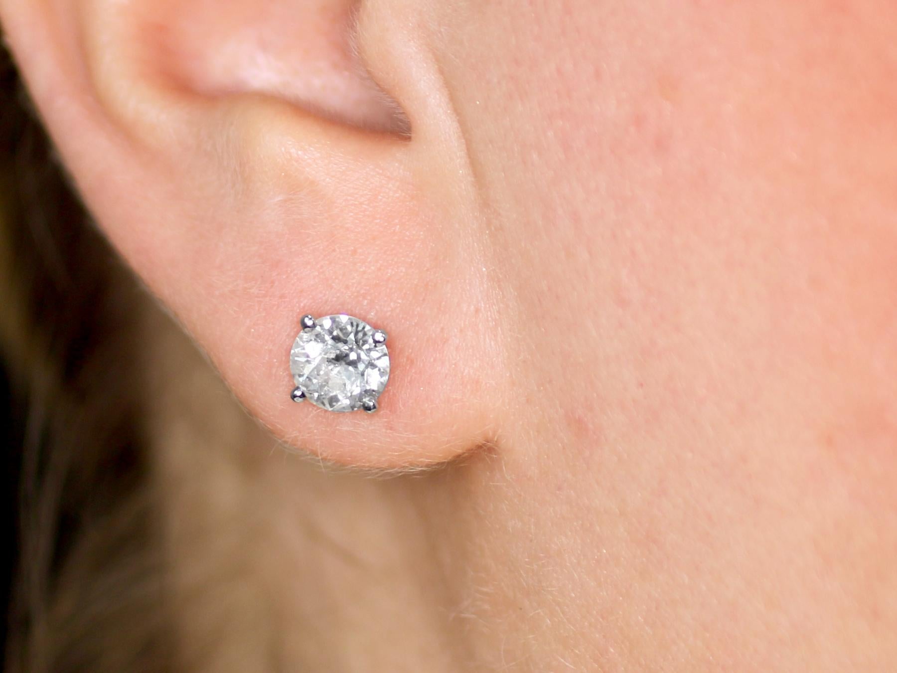 1980s 1.48 Carat Diamond and Platinum Stud Earrings 1