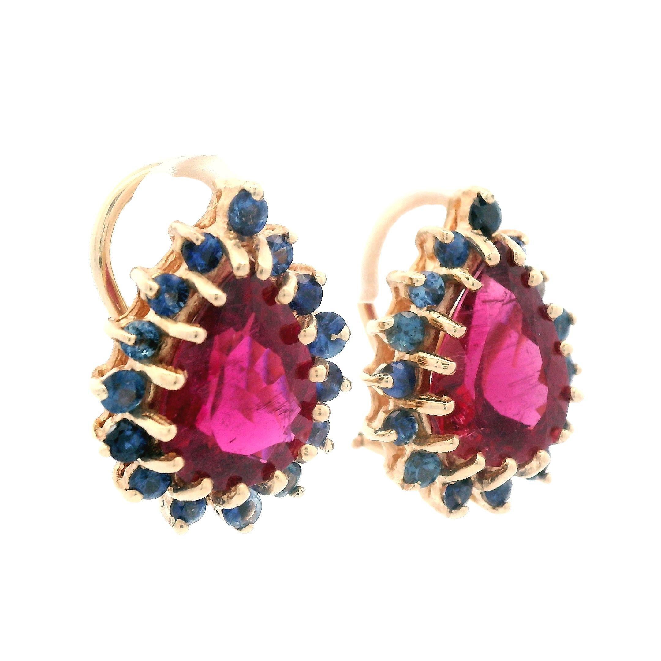 Boucles d'oreilles des années 1980 en or jaune 14K Tourmaline naturelle rose rougeâtre et saphir bleu Pour femmes en vente
