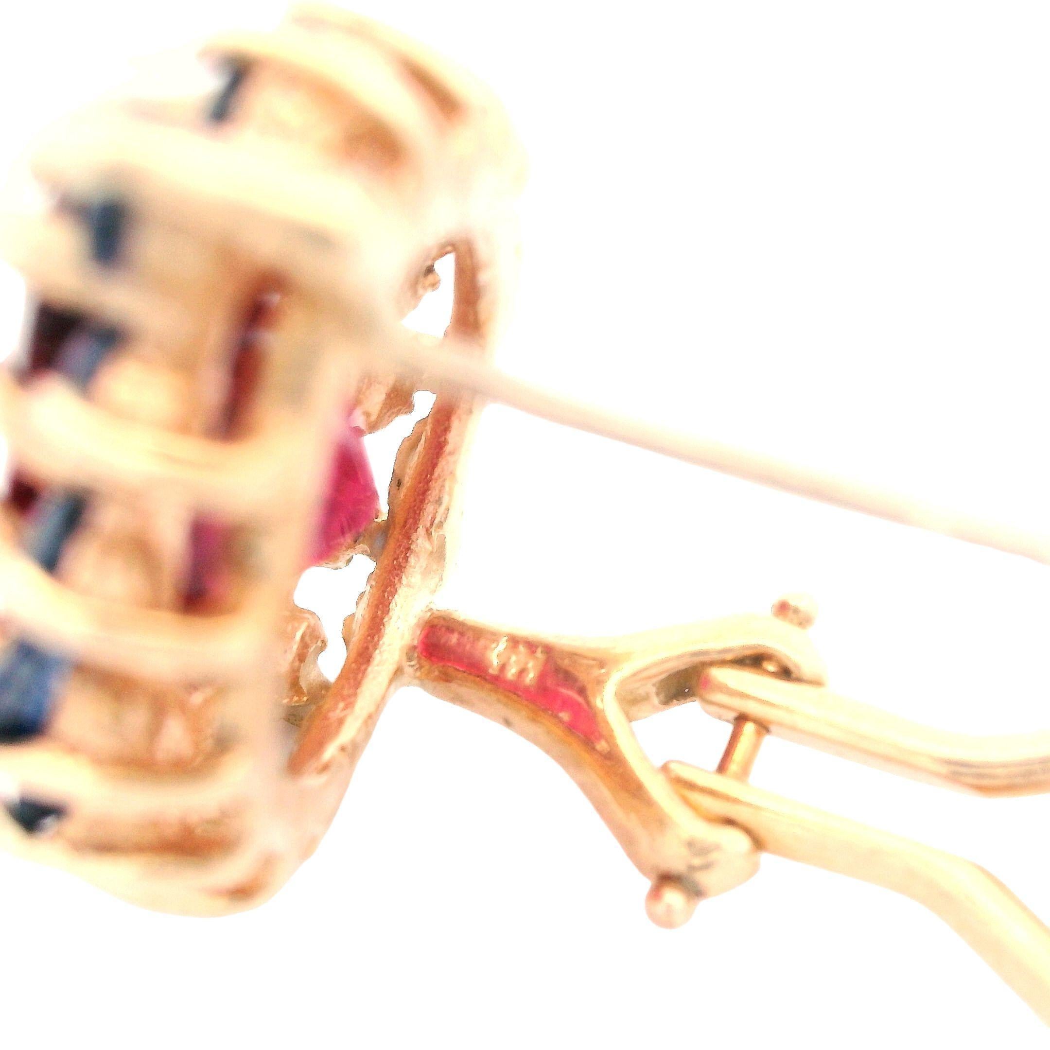 Boucles d'oreilles des années 1980 en or jaune 14K Tourmaline naturelle rose rougeâtre et saphir bleu en vente 4
