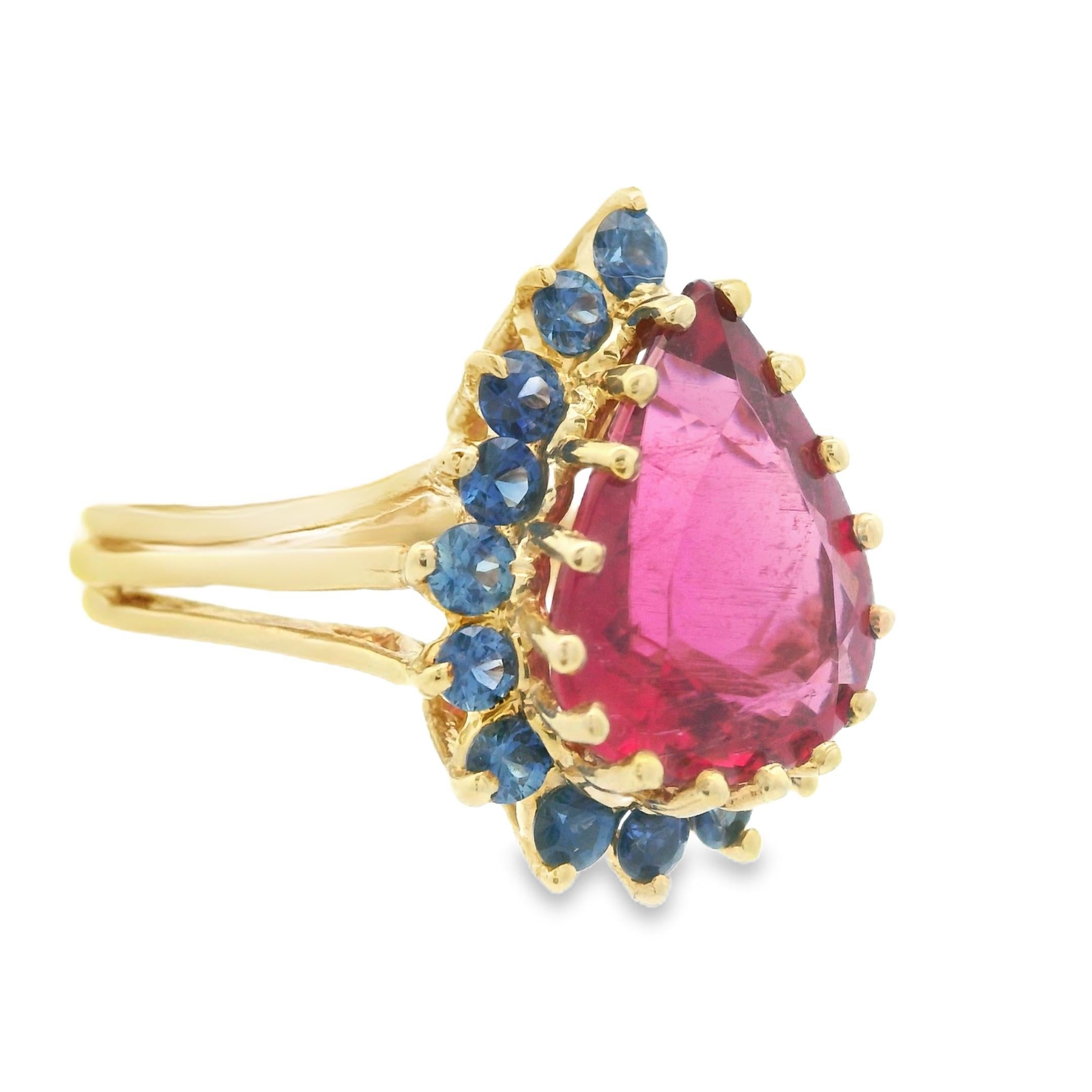 Bague en or jaune 14 carats des années 1980, avec tourmaline rougeâtre et saphir bleu naturel Bon état - En vente à Lexington, KY