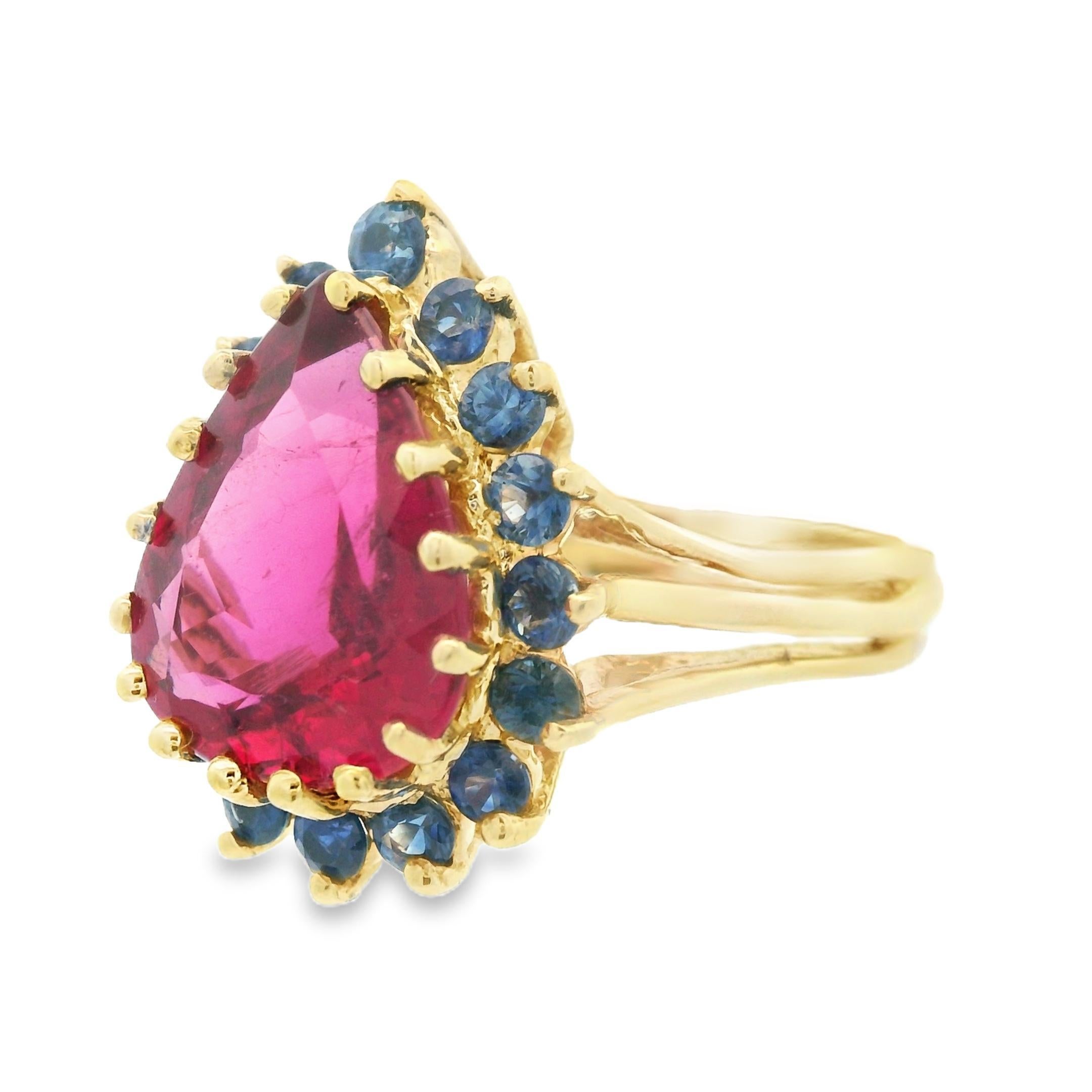 Bague en or jaune 14 carats des années 1980, avec tourmaline rougeâtre et saphir bleu naturel en vente 1