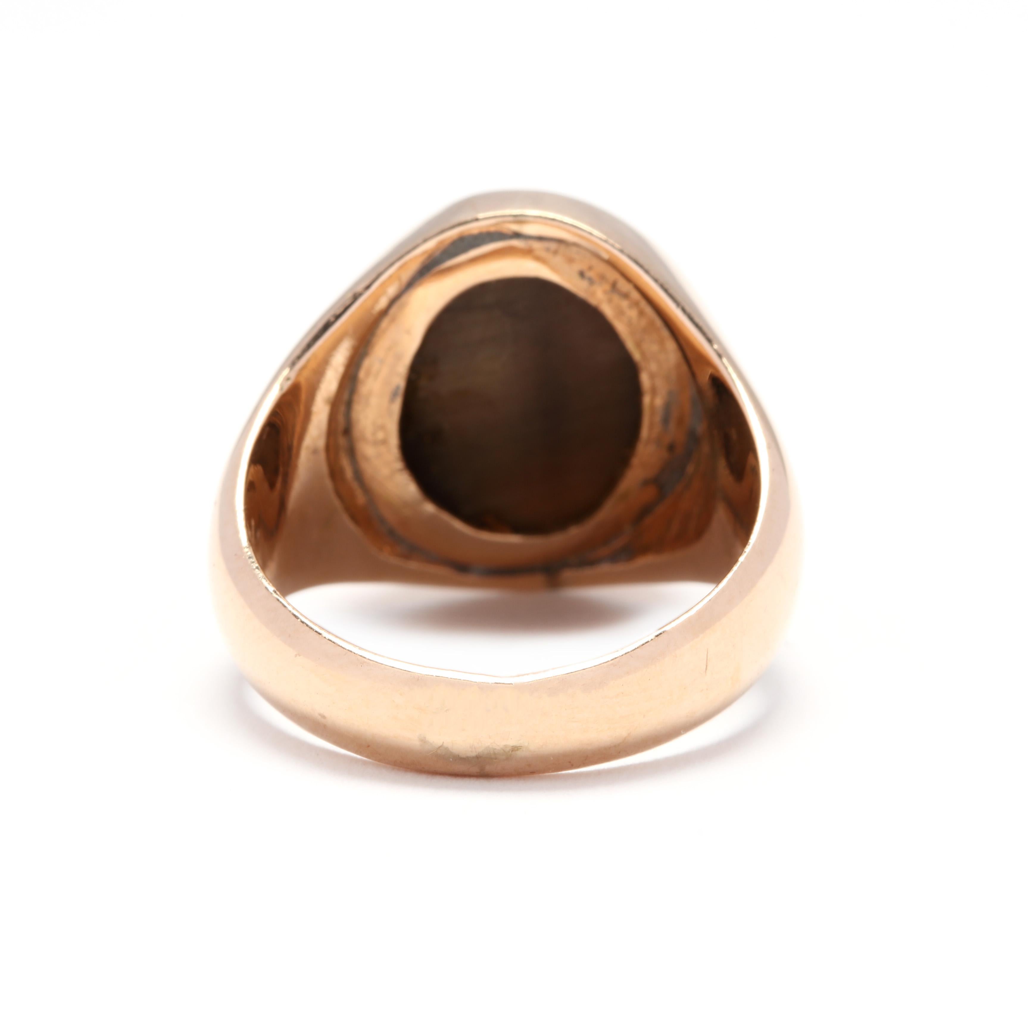 Oval Cut 1980s 14 Karat Gold and Tiger's Eye Ring