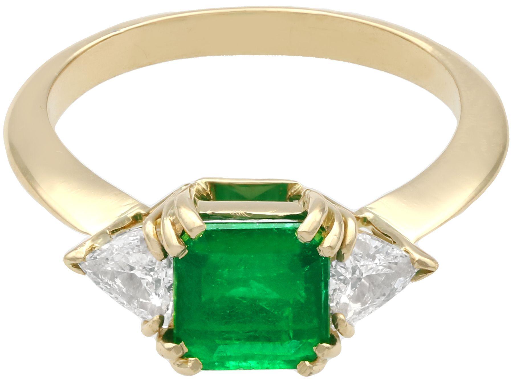 1980s 1.65 Carat Emerald and Diamond 18k Yellow Gold Trilogy Ring In Excellent Condition In Jesmond, Newcastle Upon Tyne