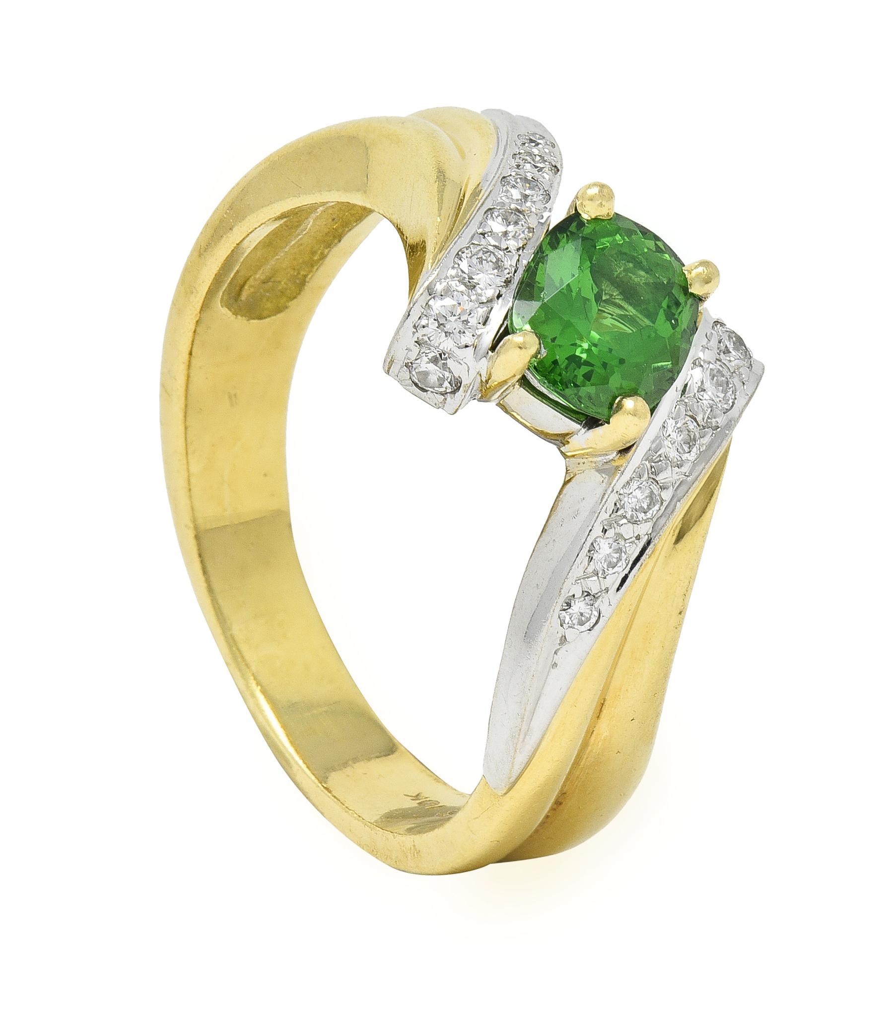 1980er Jahre 1,65 Karat Tsavorit Granat Diamant 18 Karat zweifarbiger Gold Bypass-Ring im Angebot 7