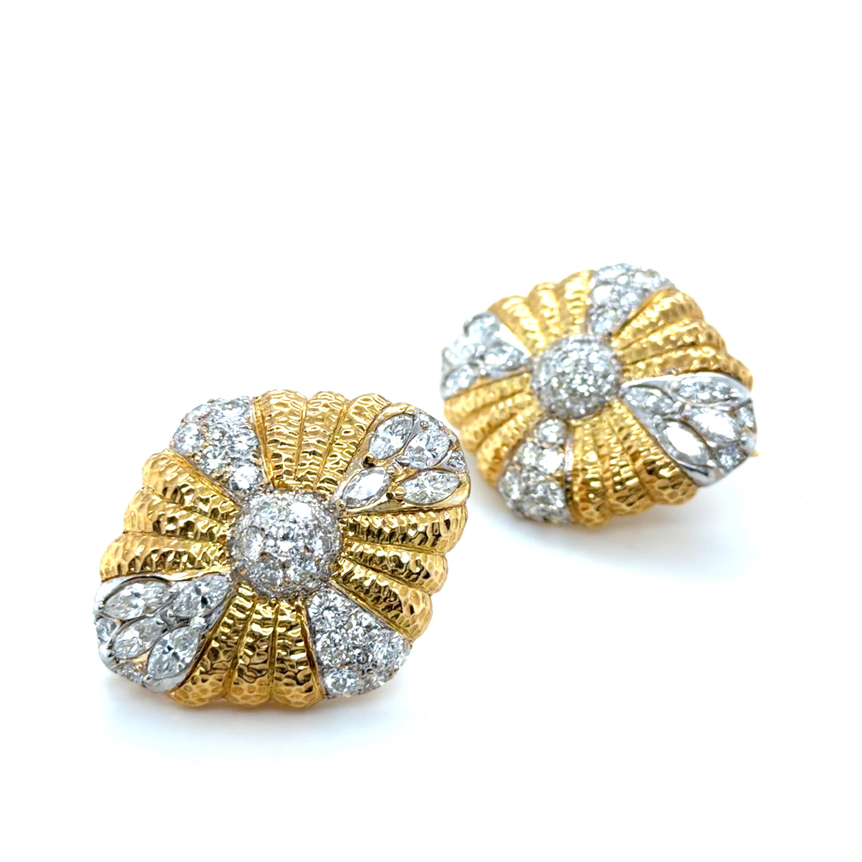 Pendientes de oro bicolor de 18 quilates y diamantes de los años 80 Corte brillante en venta