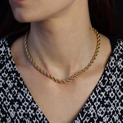 1980s 18 Karat Yellow Gold Twisted Mesh Candy Clasp Retro Necklace