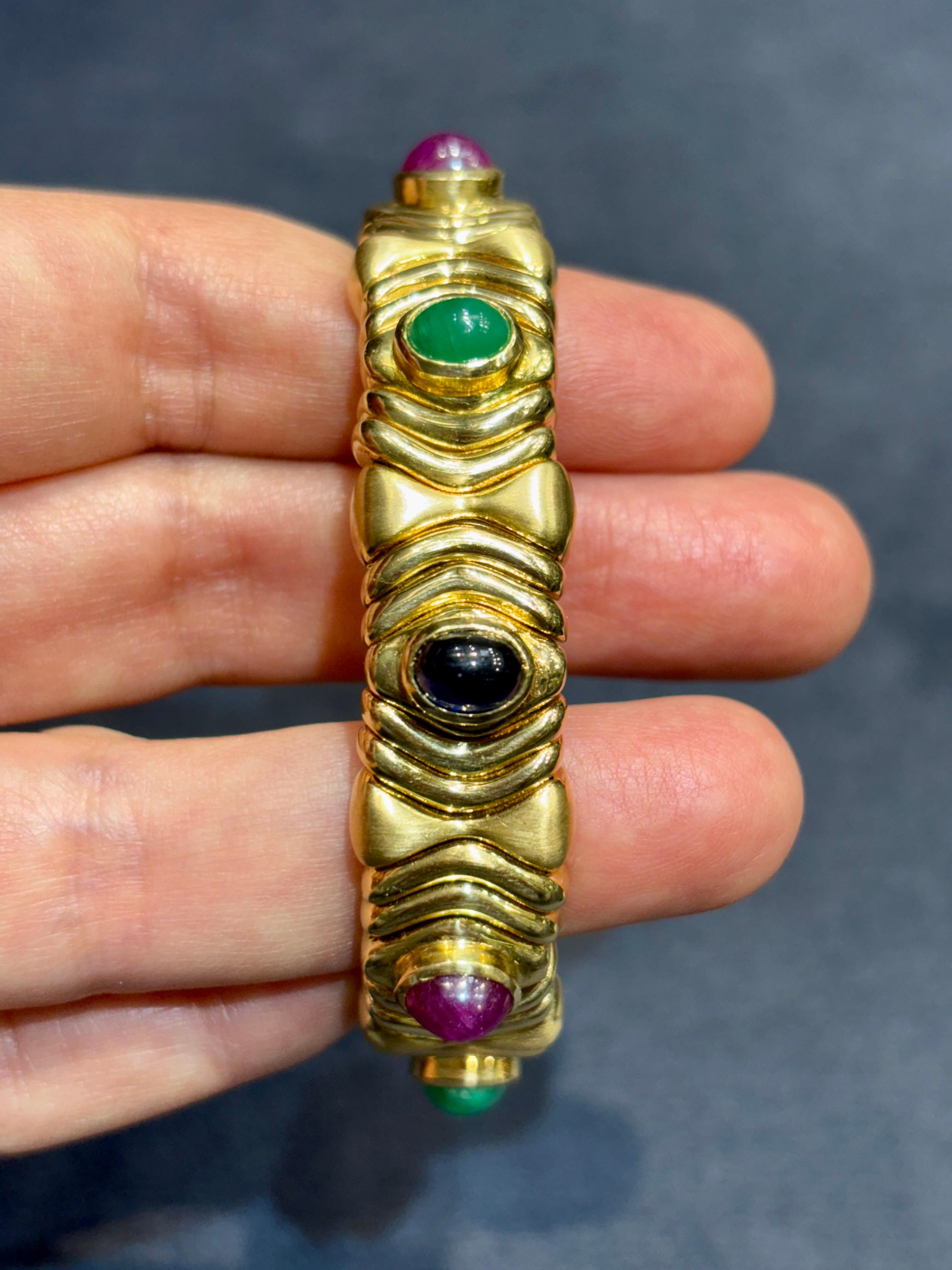 1980s 18k gold Bulgari bangle with ruby, sapphire and emerald For Sale 2