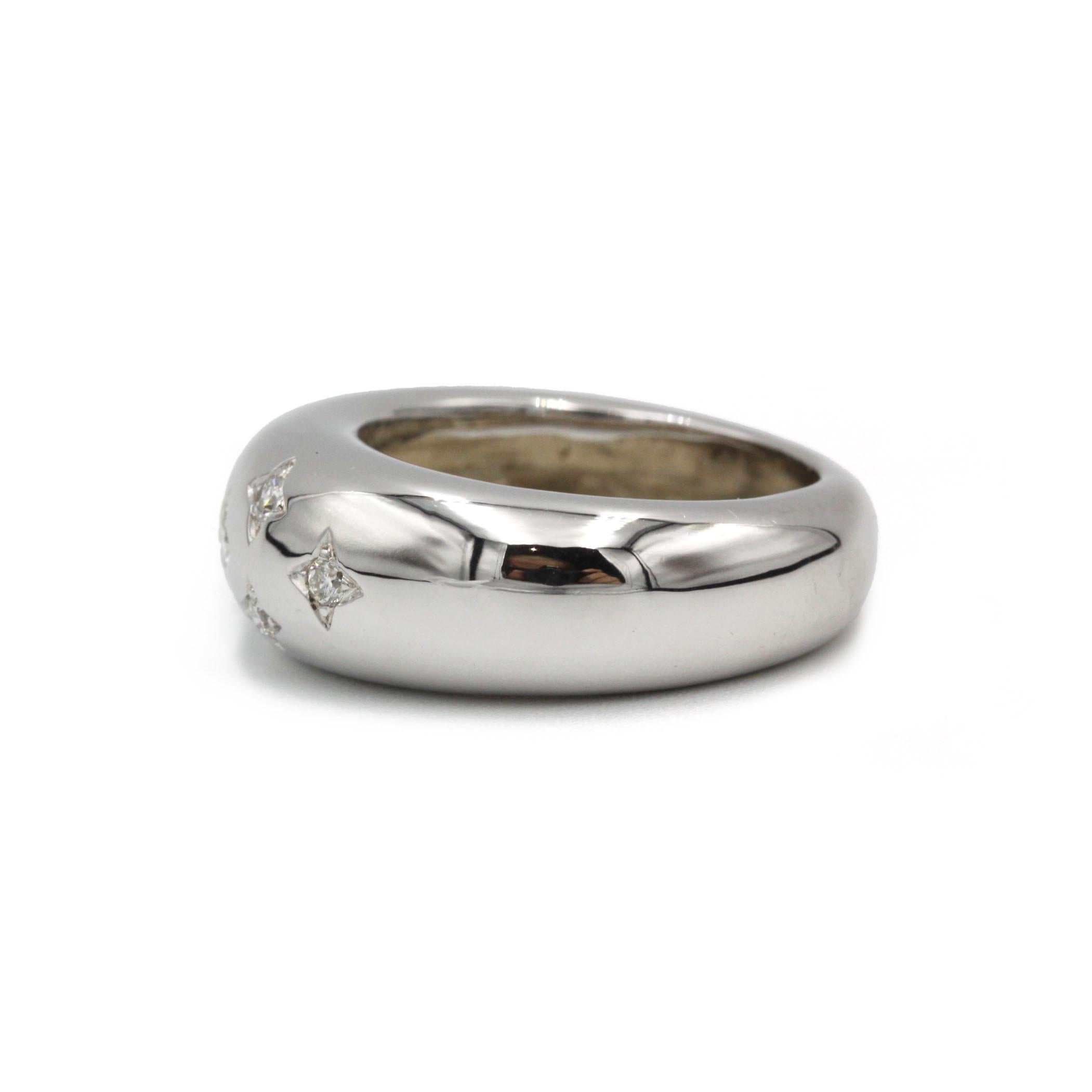 1980s 18K White Gold Band Ring with Star-Set Diamonds Corte redondo en venta