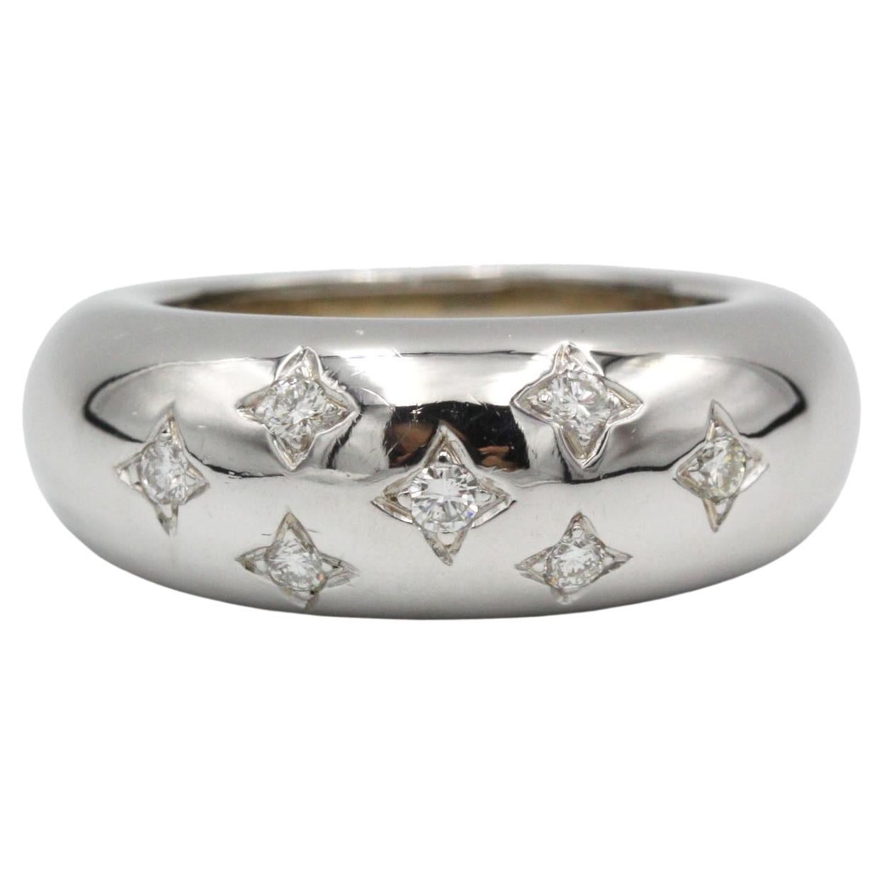 1980s 18K White Gold Band Ring with Star-Set Diamonds