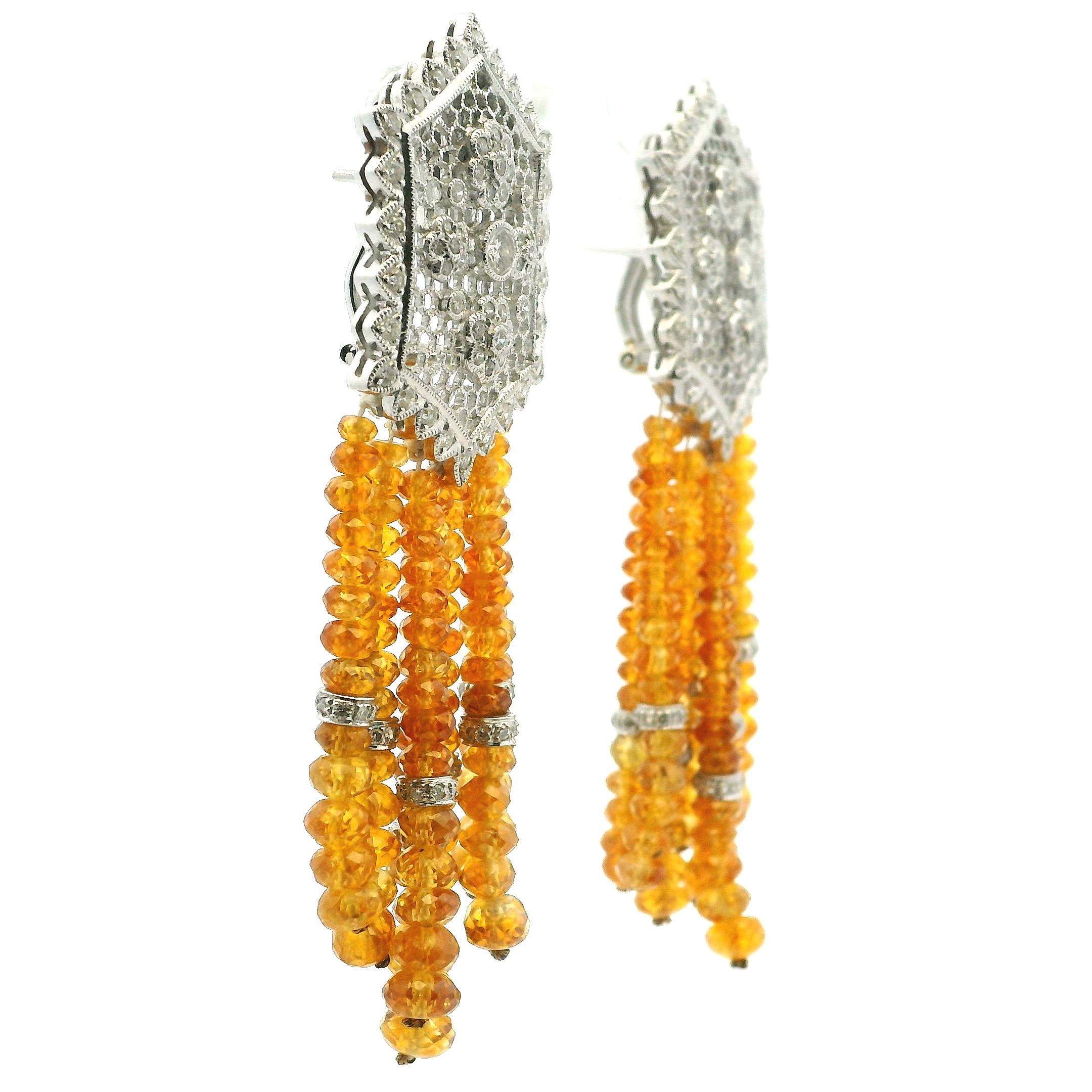 Taglio rotondo Orecchini con nappe in oro giallo, zaffiro e diamante, 80 carati, anni '80 Whiting in vendita