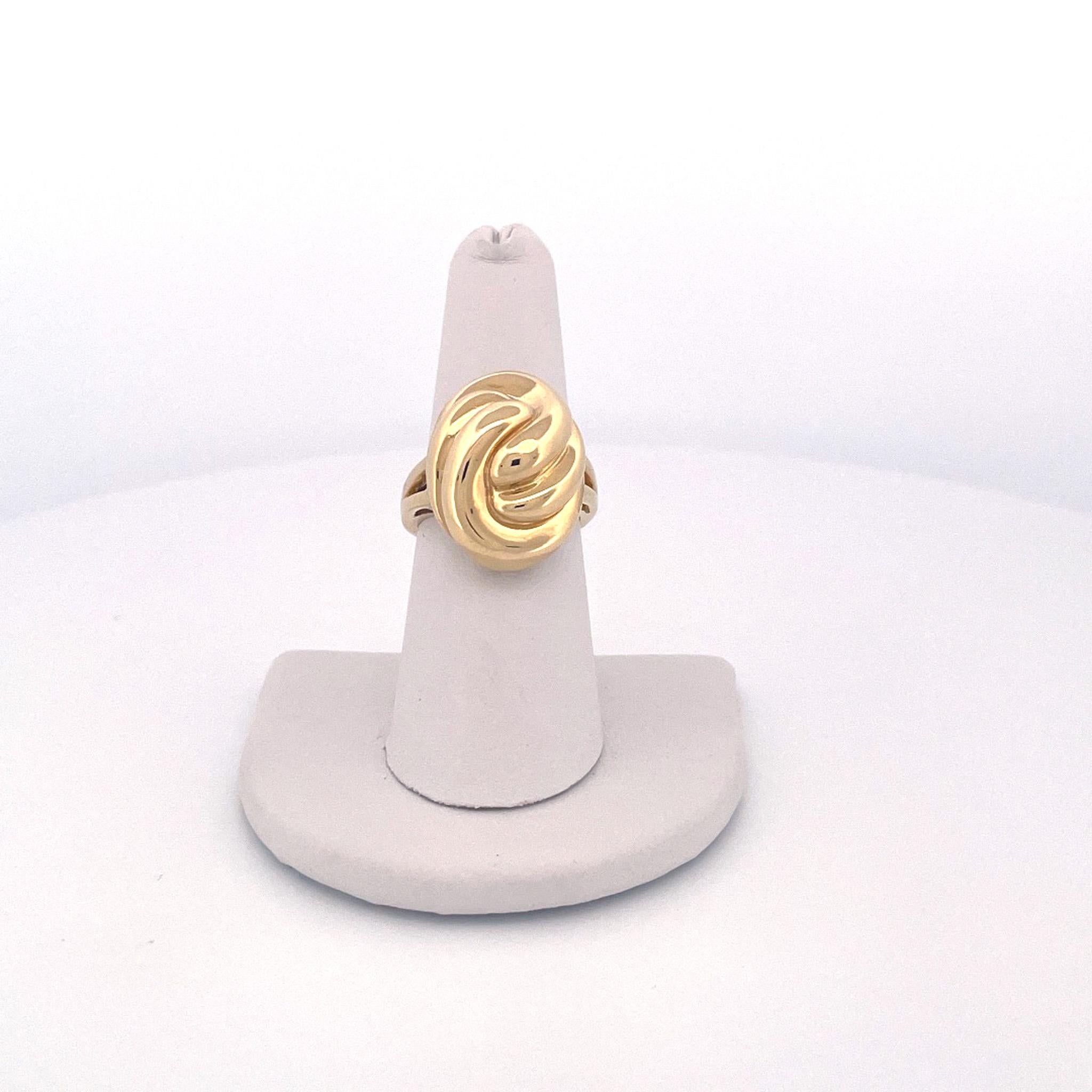 Modern 1980s 18k Yellow Gold Oval Knot Ring For Sale