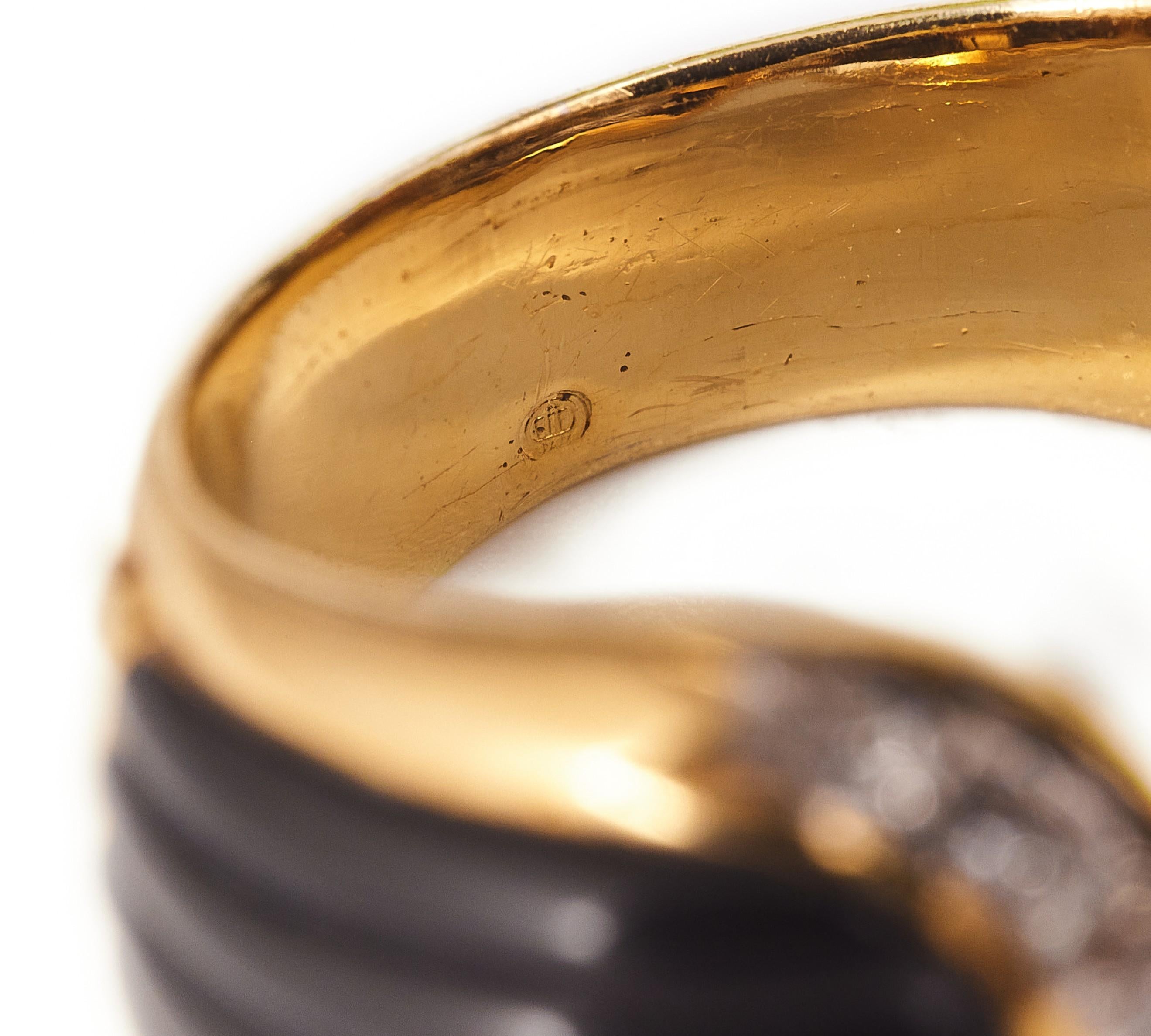 Anello in oro 18kt con onice e diamanti degli anni '80/'90. in vendita 3