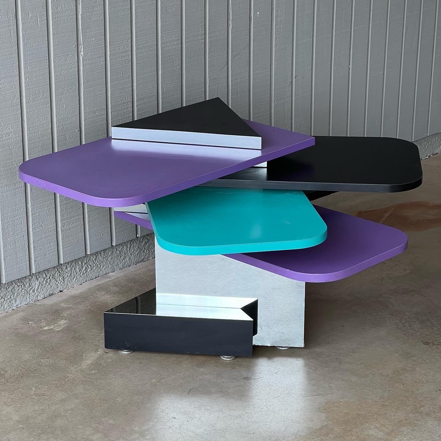 Late 20th Century 1980s-1990s post modern swivel side table or display stand For Sale