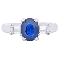 1980s 2.50 Carat No Heat Sapphire Diamond Platinum Three-Stone Ring AGL