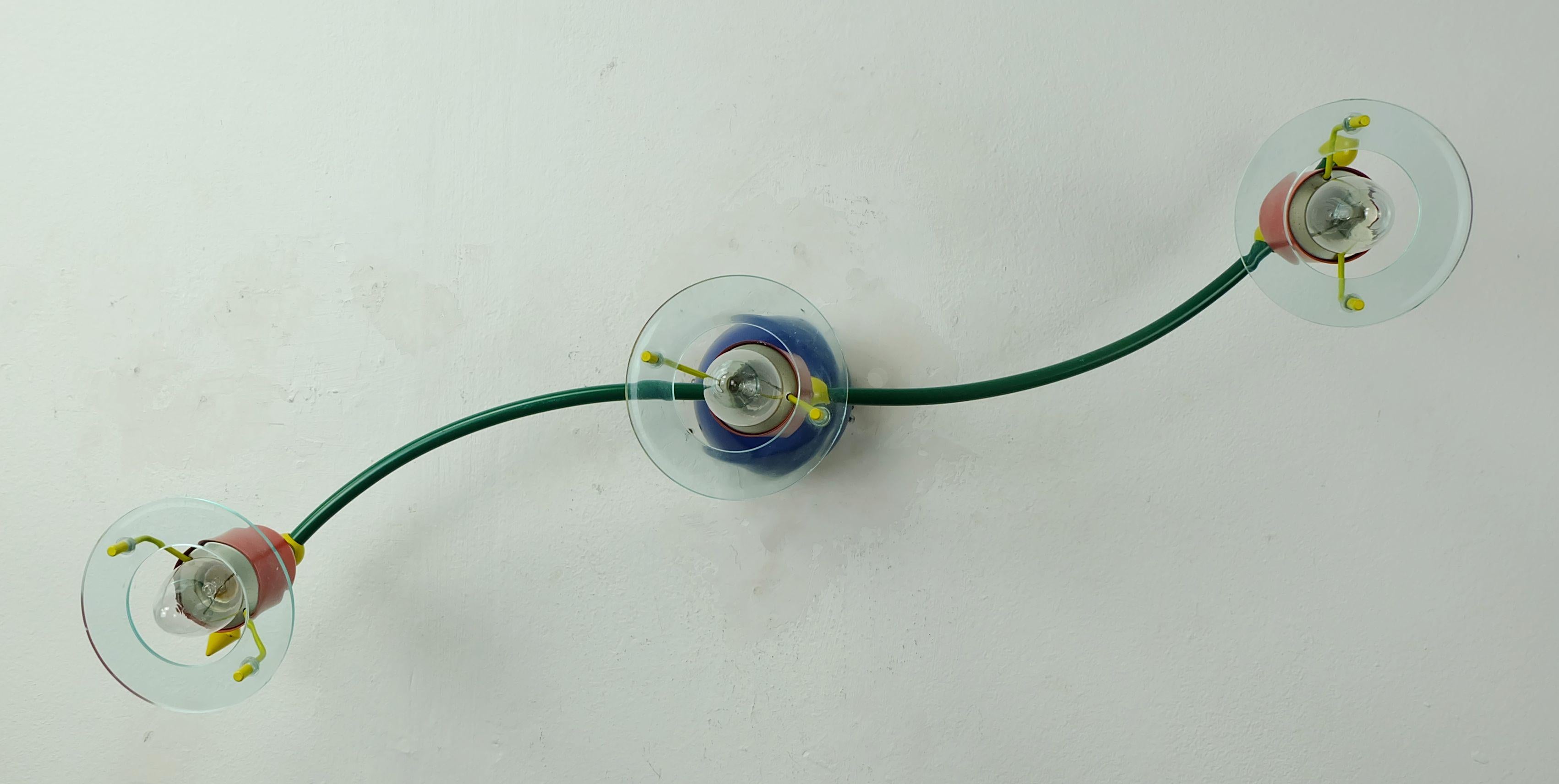 Postmoderno FISSO A SOFFITTO A 3 PUNTI DEGLI ANNI '80 in metallo e lucite Honsel epoca Memphis in vendita