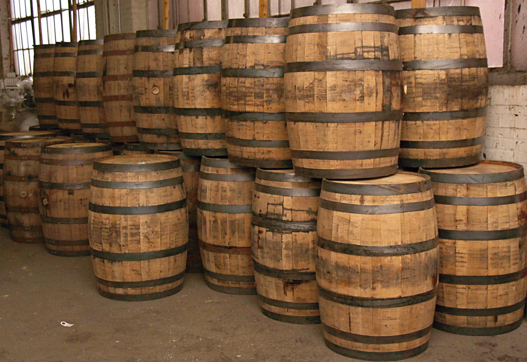 American 1980s 30 Gallon Oak Whiskey Barrel with Steel Straps