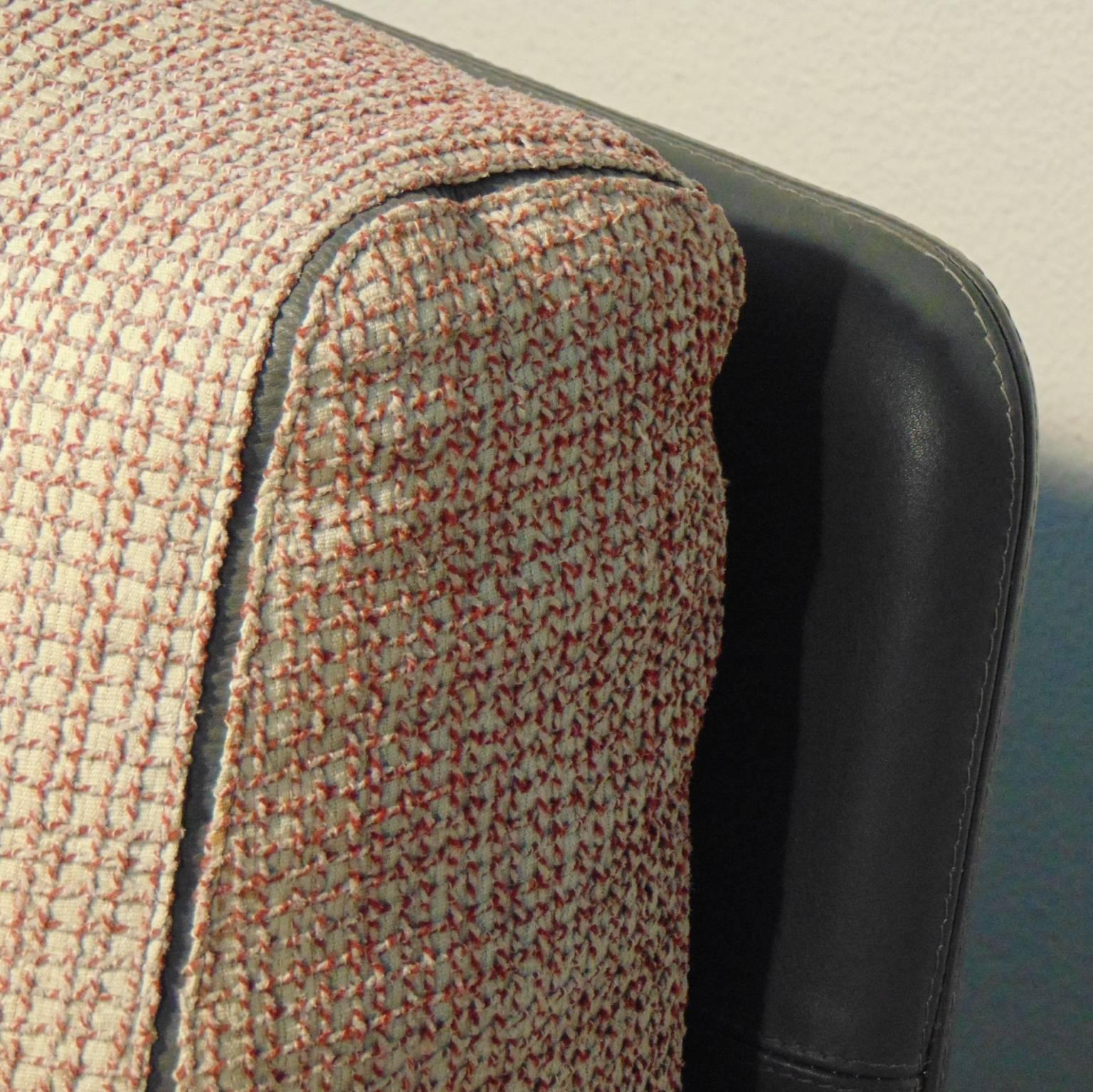 Canapé 4 places en cuir gris avec coussins en soie et cuir, Sormani Italie, années 1980 en vente 3