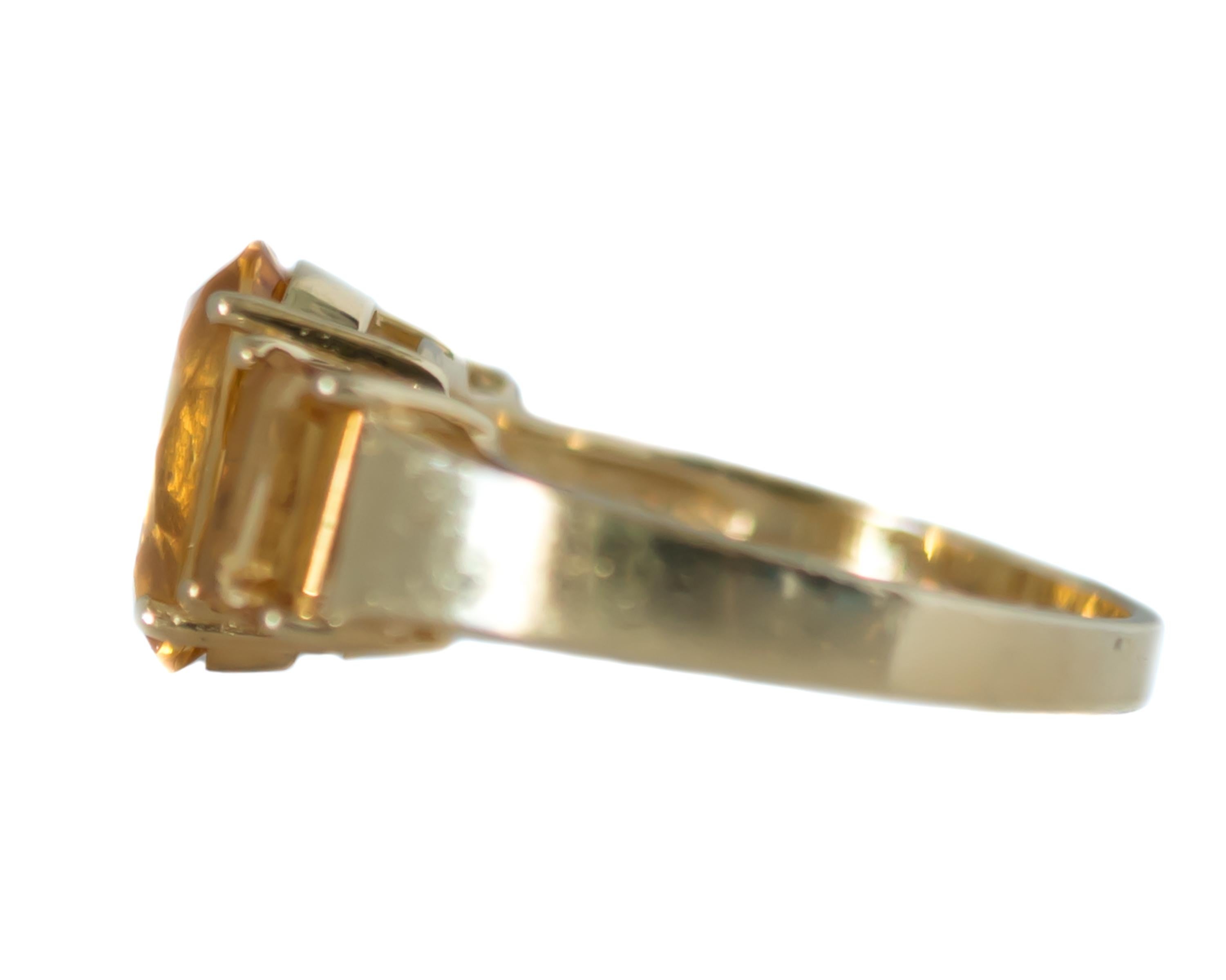 1980s 4.9 Carat Total Citrine and 14 Karat Yellow Gold Three-Stone Ring In Good Condition For Sale In Atlanta, GA