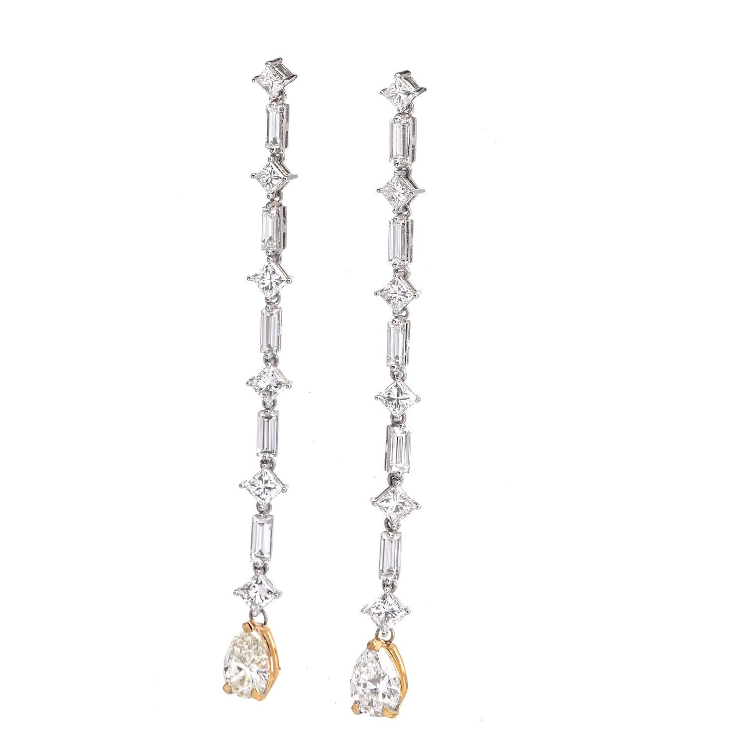 1980S  6.00 carats  Diamond 18K Gold Linear Tear Drop Long Earrings In Excellent Condition For Sale In Miami, FL