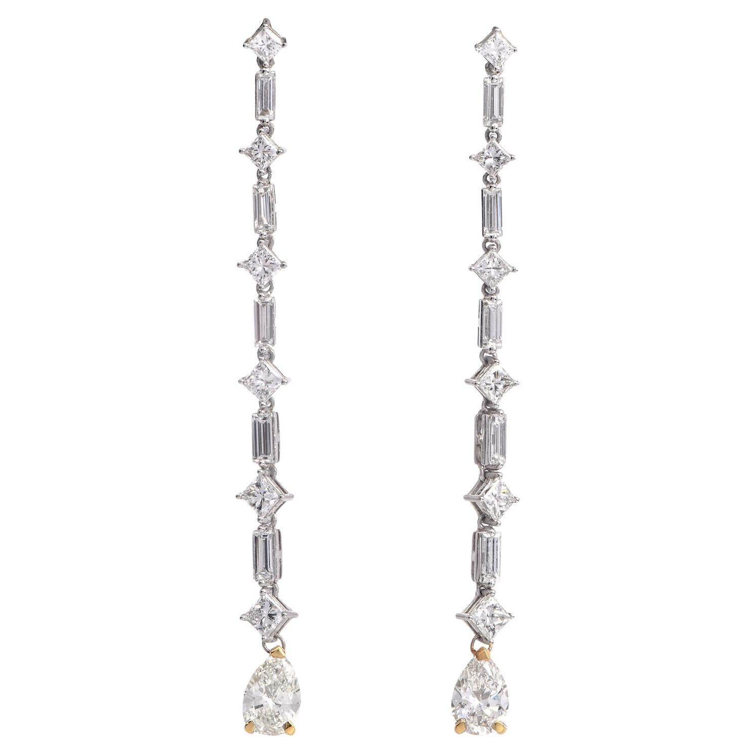 1980S  6.00 carats  Diamond 18K Gold Linear Tear Drop Long Earrings For Sale