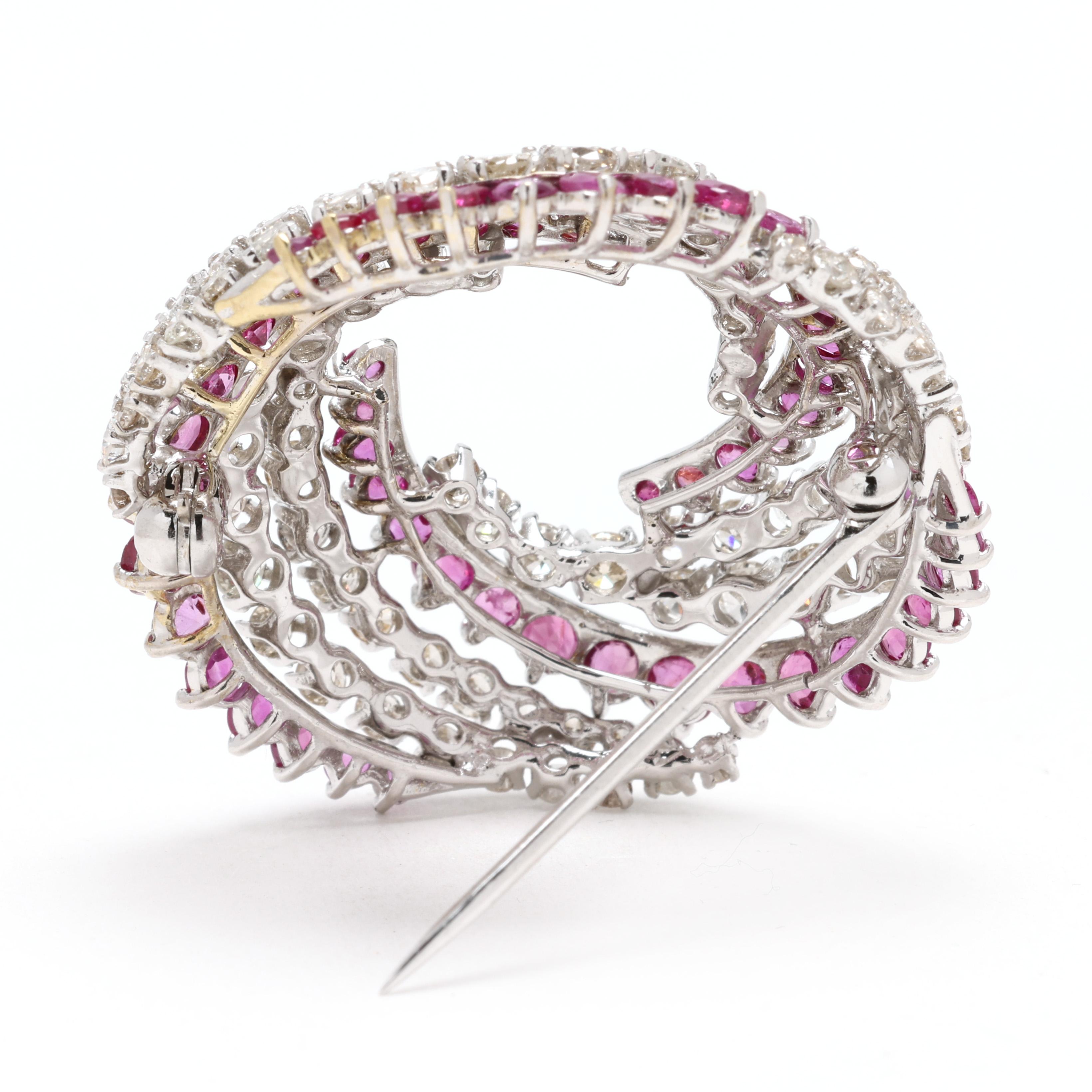 Pietre:
- diamante
- taglio rotondo brillante
- 1.5 - 3 mm
- circa 3,2 carati
- Colore GH, purezza SI2 - I1

- zaffiro rosa, 54 pietre
- Taglio rotondo
- circa 2,9 carati
- 1.7 - 3 mm

Lunghezza: 1,25 pollici

Profondità: 10,9 mm

Peso: 6,4 dwts. /