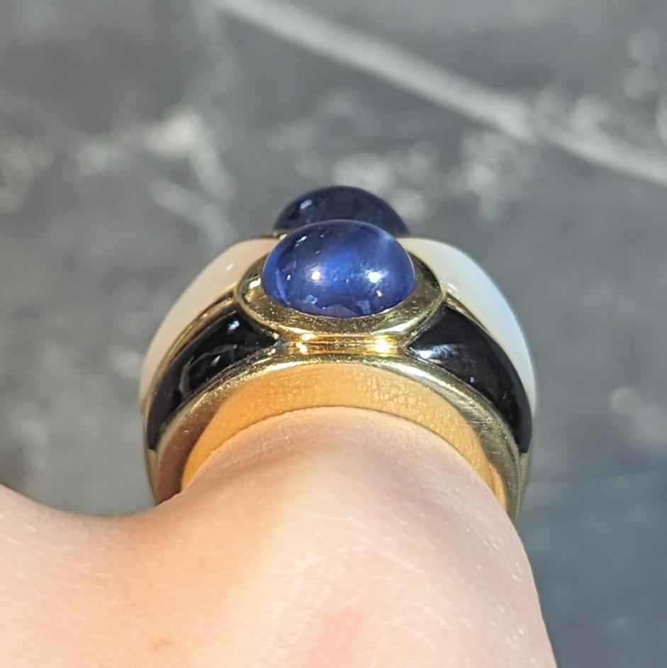 1980's 8.80 CTW Sapphire Onyx Mother-Of-Pearl 18 Karat Gold Wide Band Ring For Sale 8