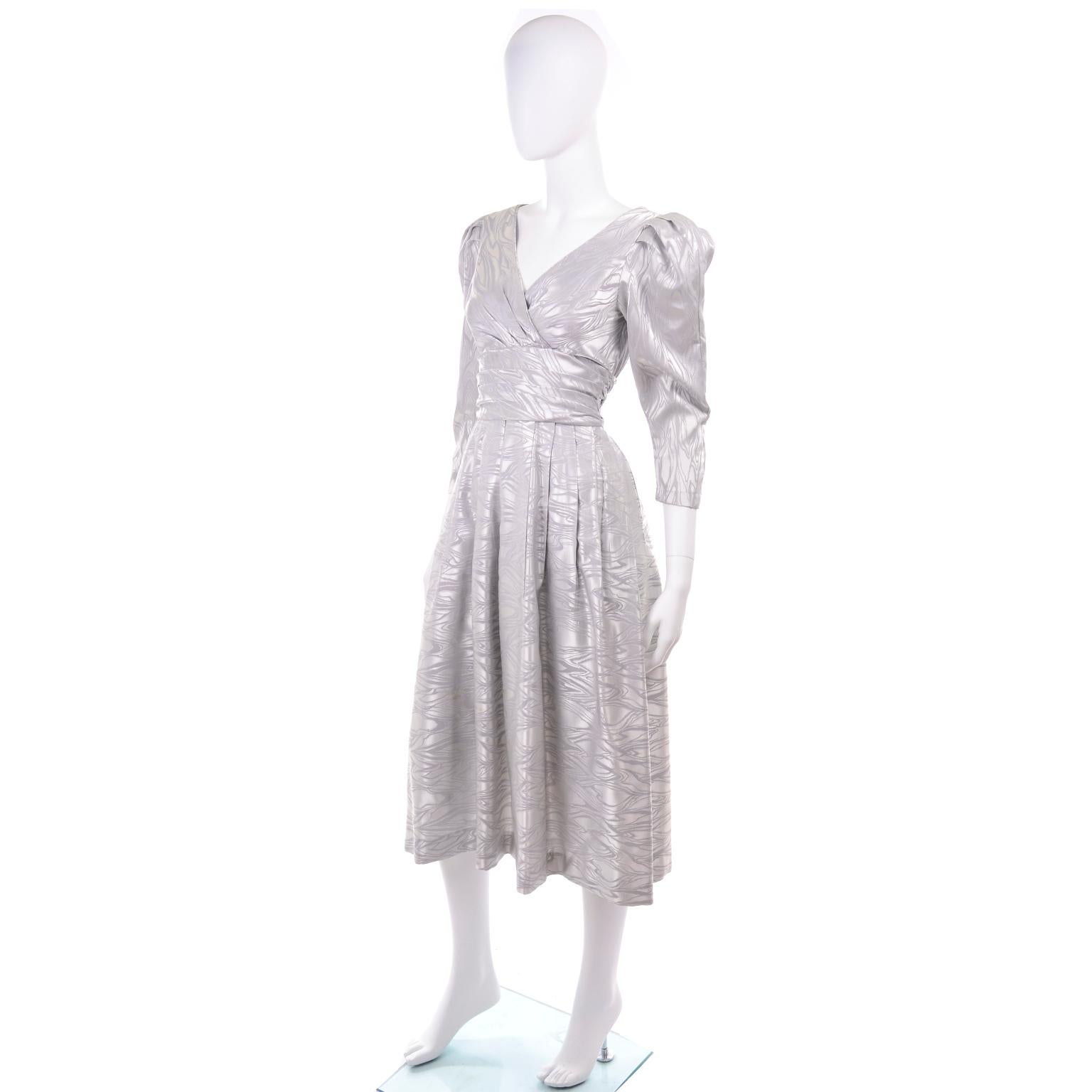 1980s A J Bari Vintage Silver Evening Dress w Puffed Gathered Sleeves & Pockets For Sale 3