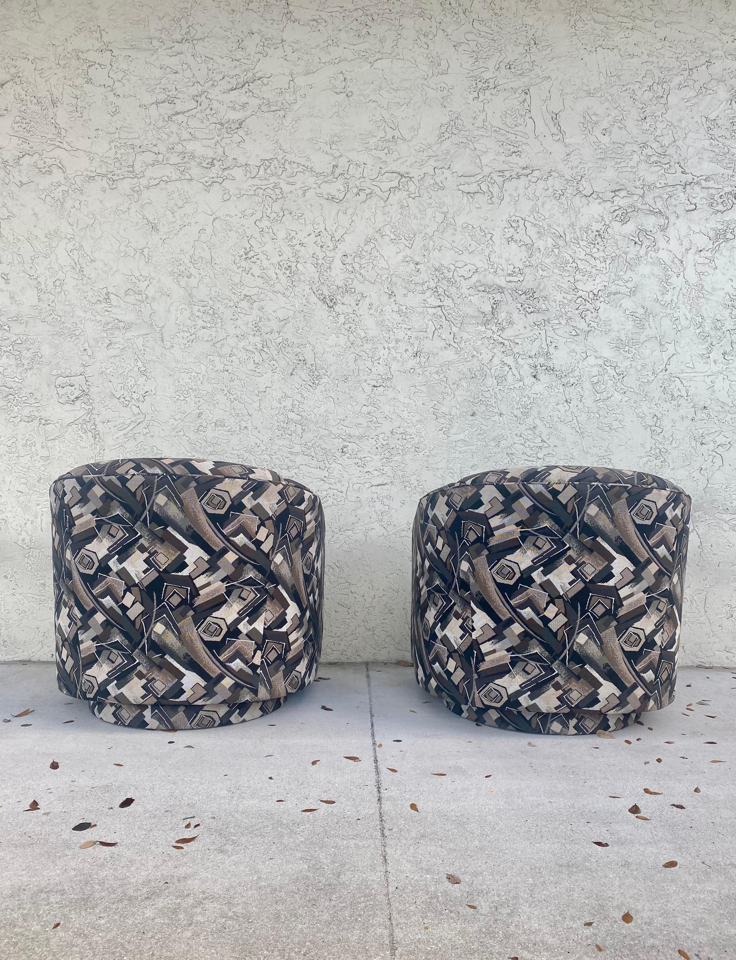 Late 20th Century 1980s Abstract Barrel Swivel Chairs Attributed to Milo Baughman - Set of 2 For Sale