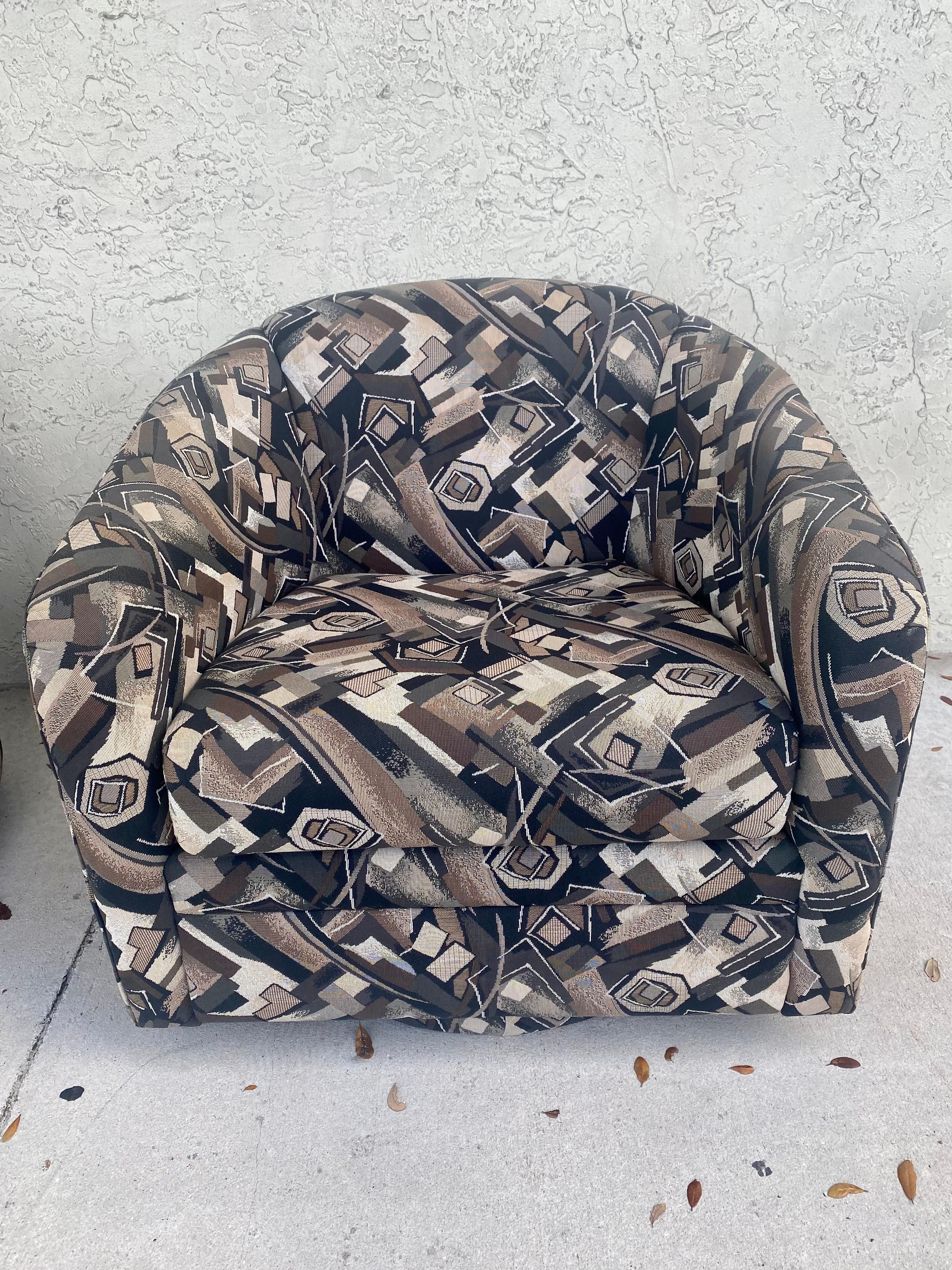 1980s Abstract Barrel Swivel Chairs Attributed to Milo Baughman - Set of 2 For Sale 2
