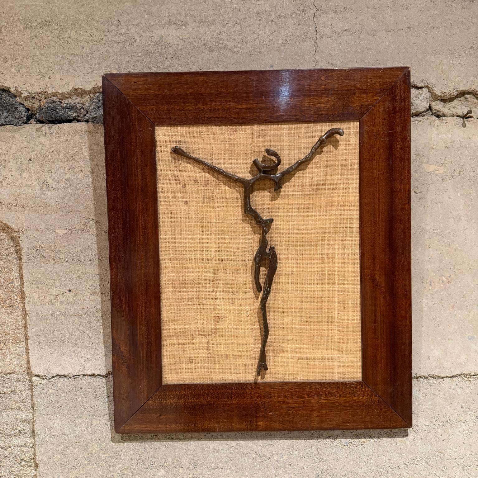 Croce astratta Arte Salvatore di Auschwitz Salvador de Auschwitz scultura Mathias Goeritz Messico
Scultura in bronzo 
Firmato. Non è presente il COA.
24,25 h x 20,25 l x .5 Scultura in bronzo 15,5 x 11,5
Condizioni originali d'epoca. Non