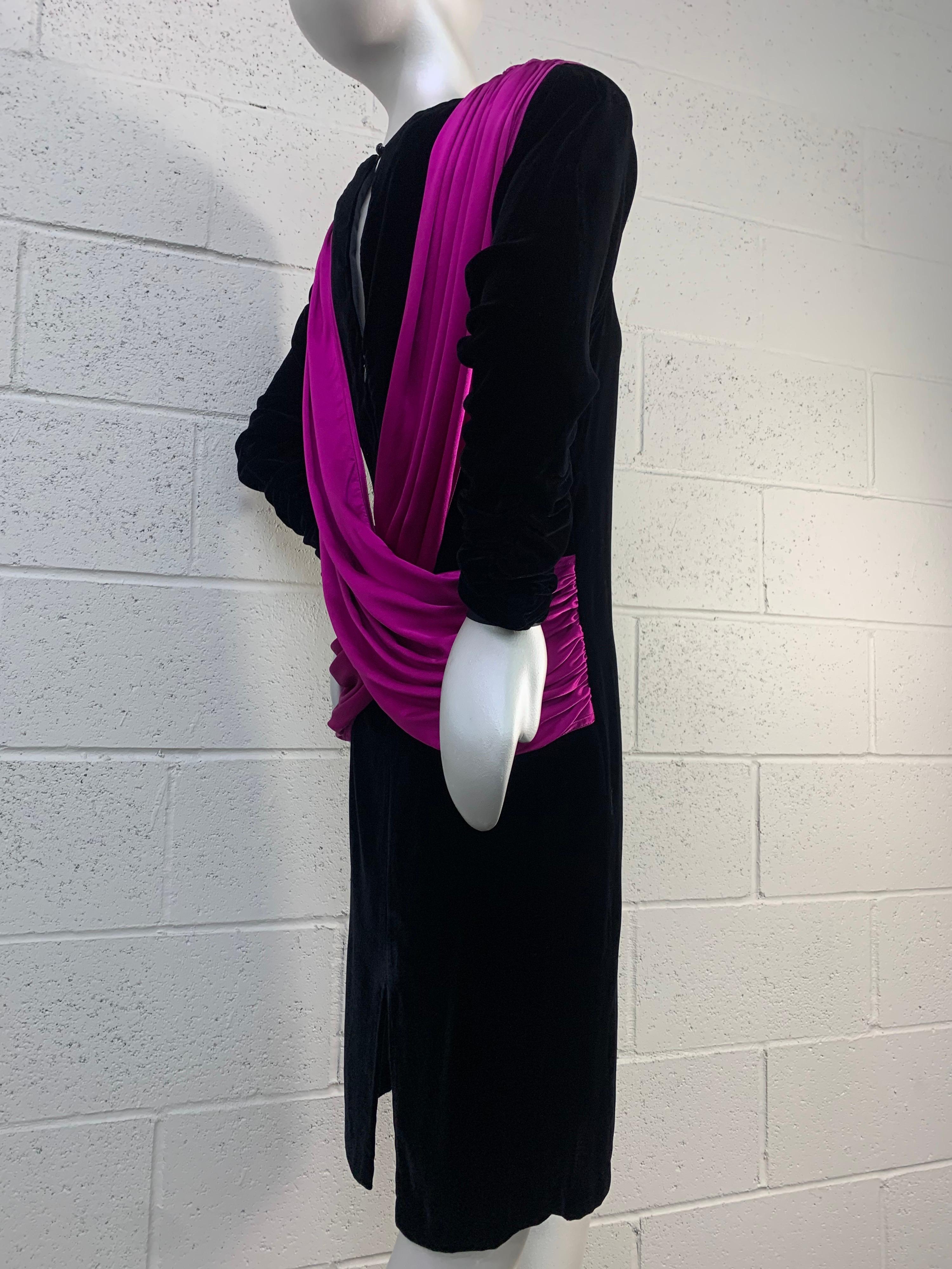 1980s Adam Beall Black Velvet 40s-Inspired Cocktail Dress w/ Fuchsia Draped Back For Sale 5