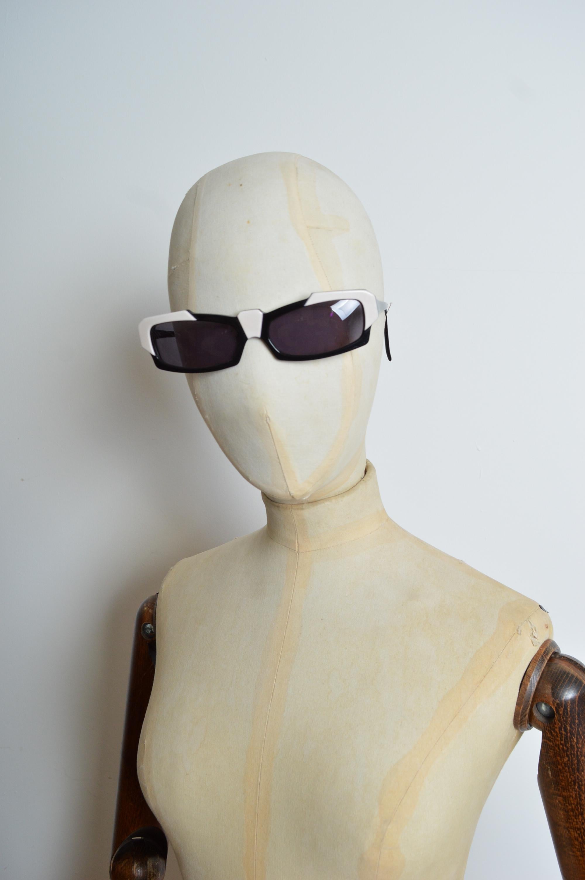 1980's Alain Mikli Black White Avant Guard Unusual Geometric Angular Sunglasses In Good Condition For Sale In Sheffield, GB