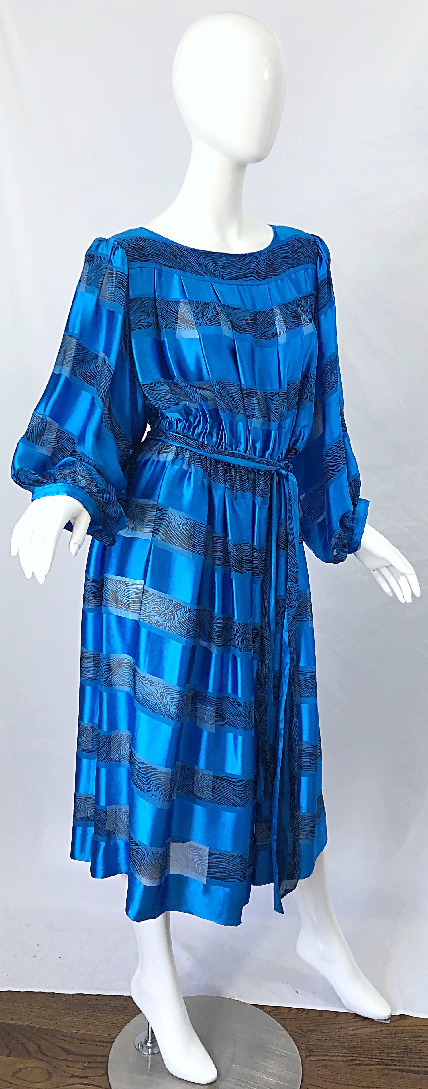 1980s Albert Nipon Size 10 Blue Silk Abstract Stiped Vintage 80s Belted Dress For Sale 7