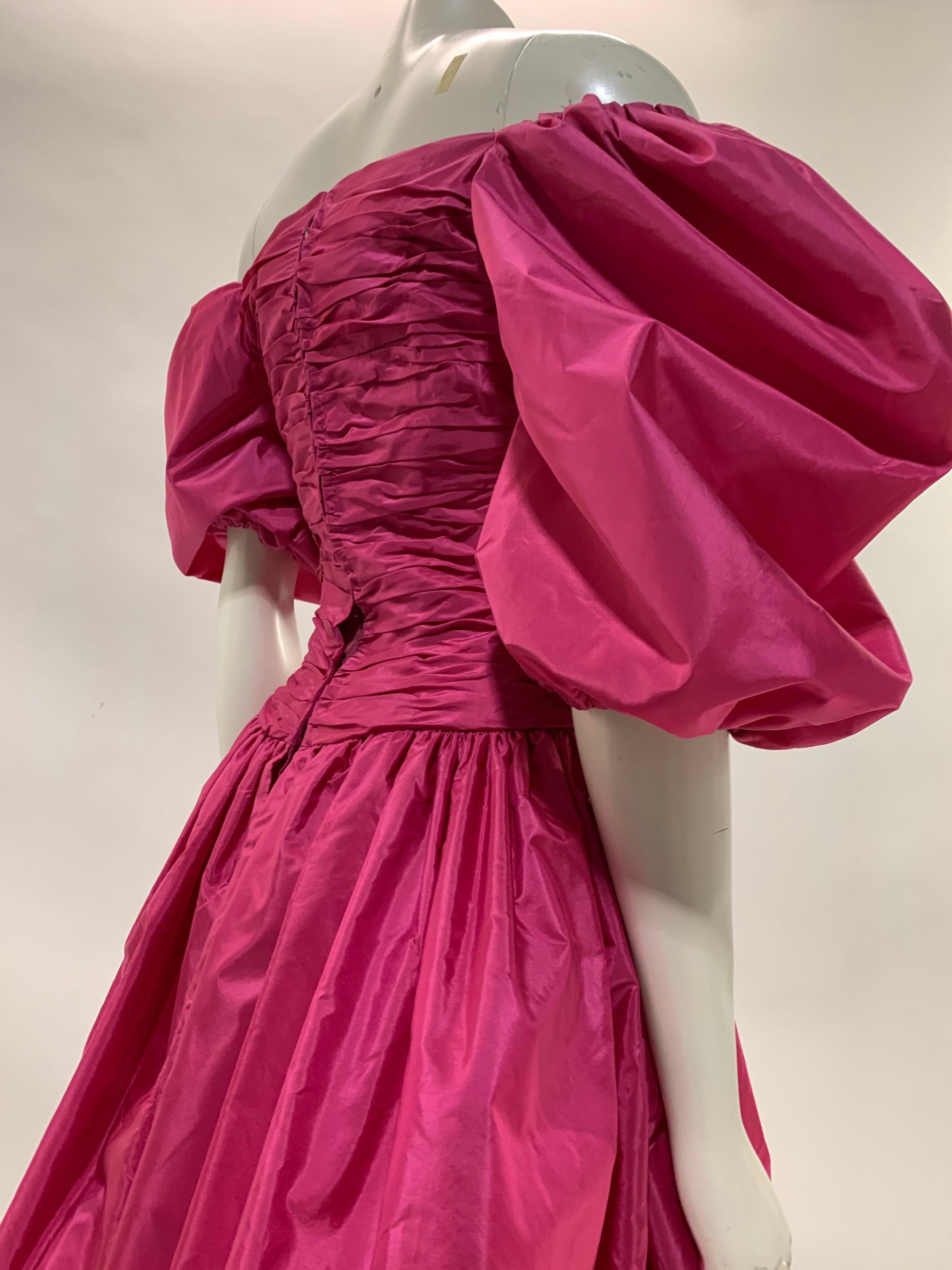 1980er Alfred Bosand Heißes rosa Taft-Cocktailkleid mit Voluminösenärmeln Damen