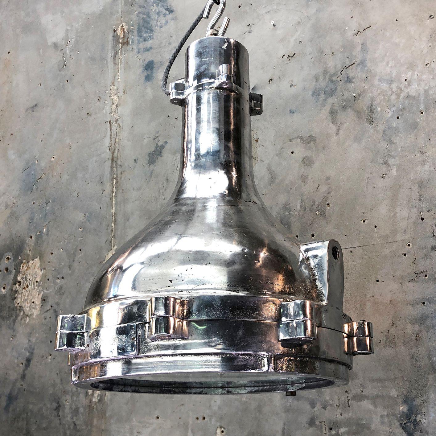 1980s Aluminum Industrial Engine Room Ceiling Pendant In Good Condition For Sale In Leicester, Leicestershire