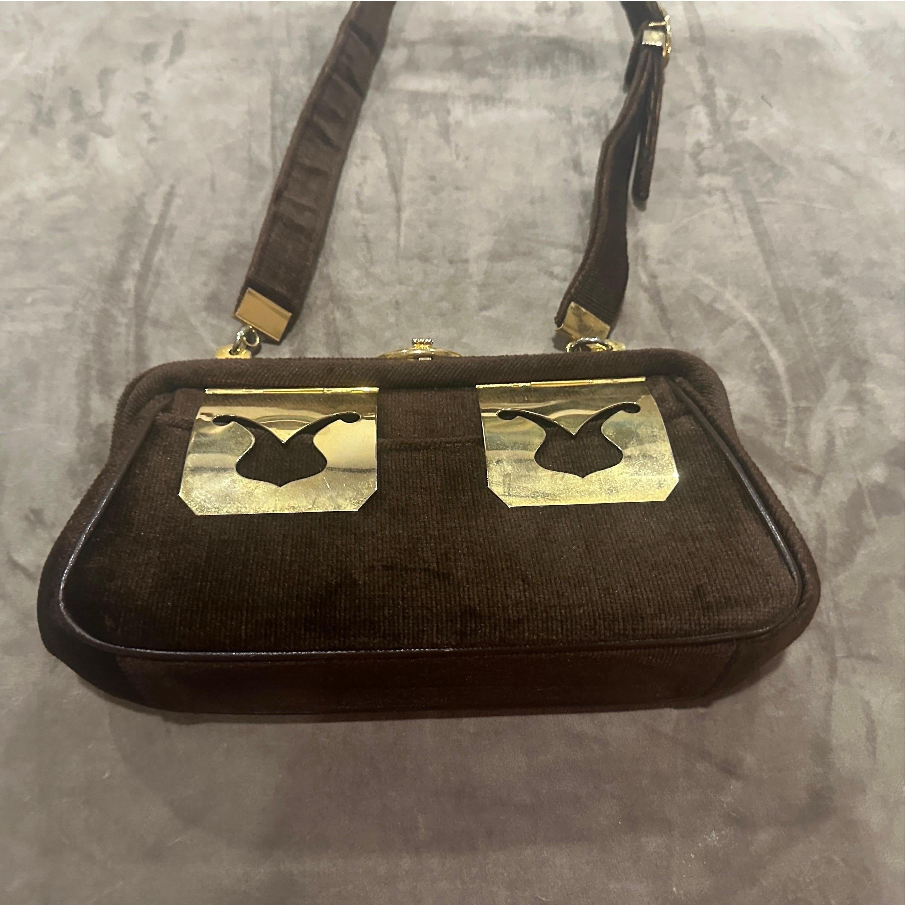 Sac de soirée italien des années 1980 en velours marron et quincaillerie en laiton en vente 9