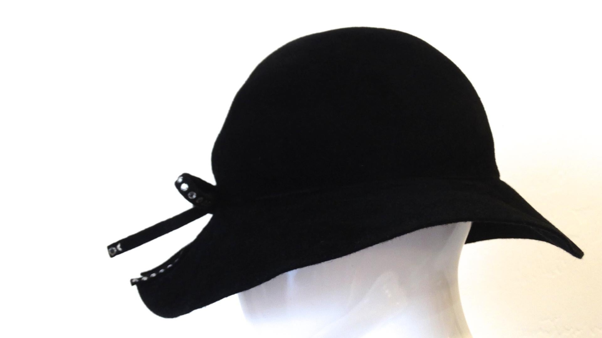 1980s Amen Wardy Rhinestone Bow Hat In Good Condition For Sale In Scottsdale, AZ