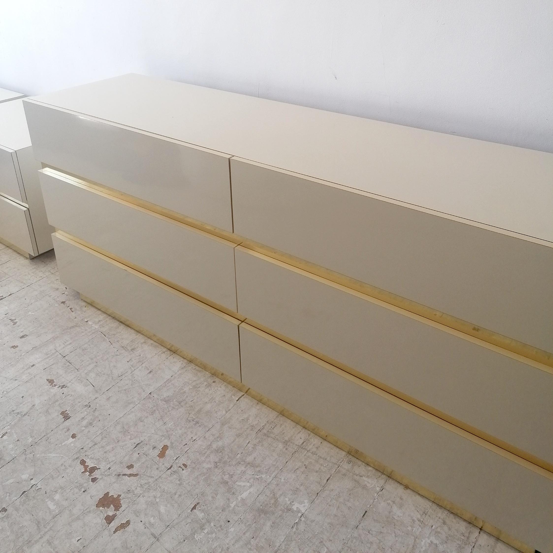 1980s American cream & gold metal sideboard / dresser with drawers For Sale 4