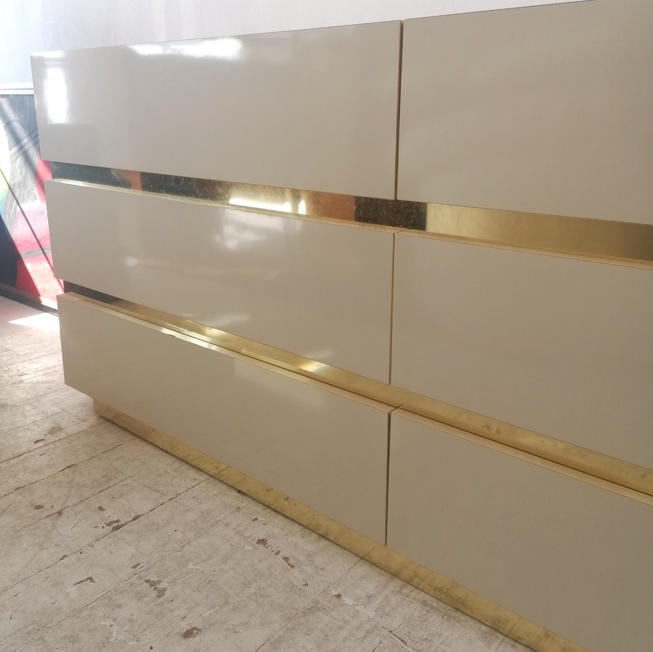 1980s American cream & gold metal sideboard / dresser with drawers For Sale 1