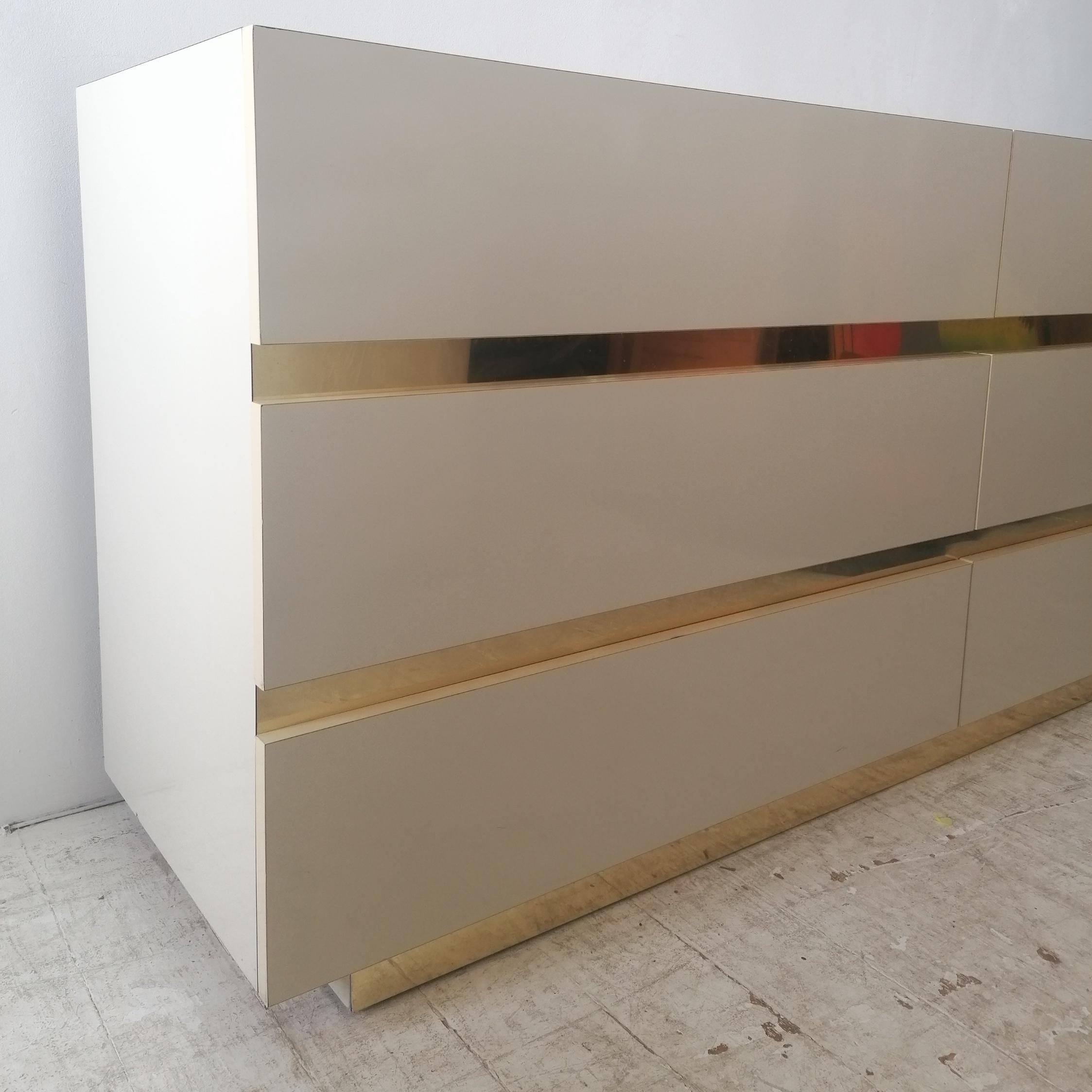 1980s American cream & gold metal sideboard / dresser with drawers For Sale 2
